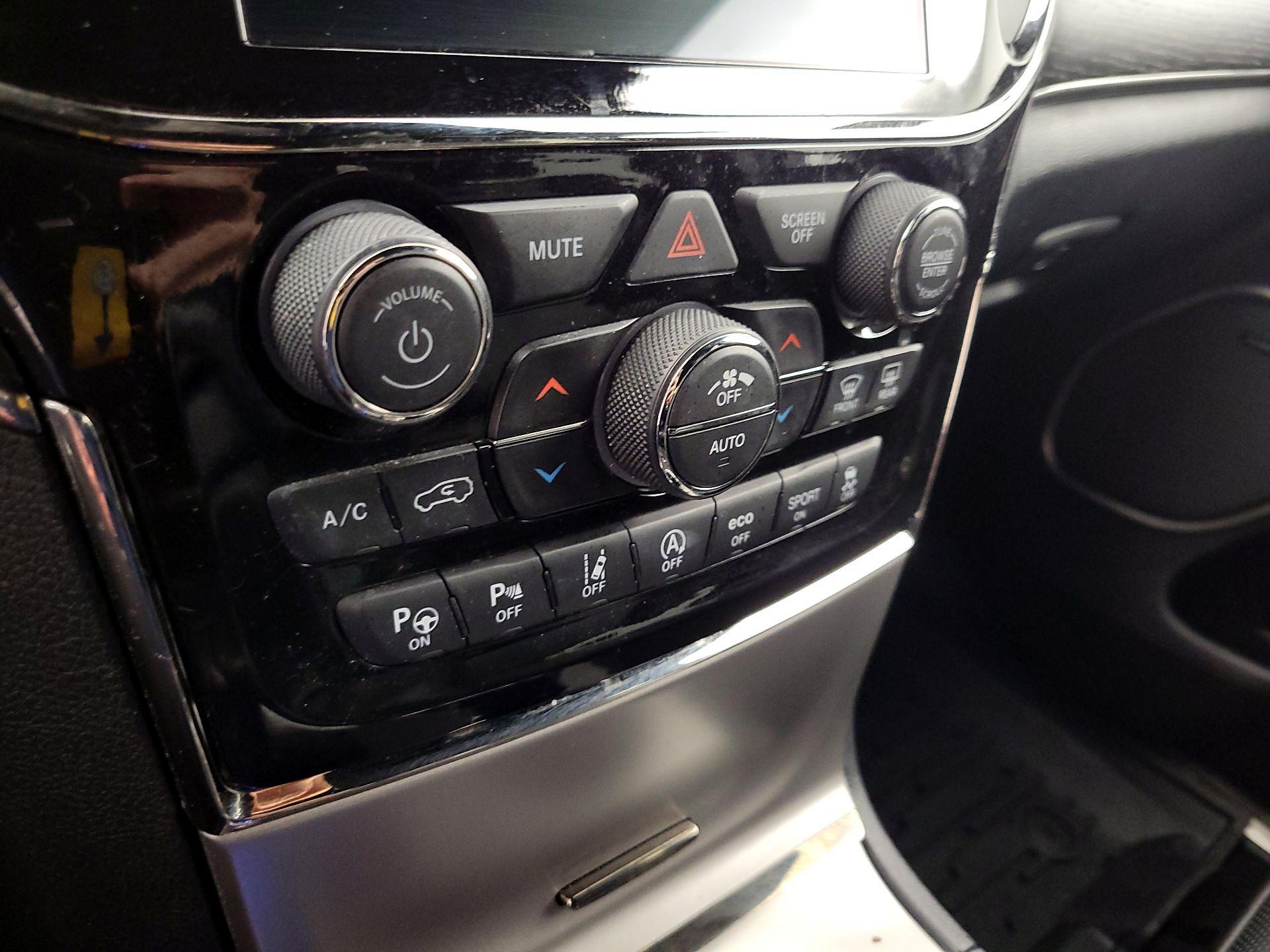 Thumbnail: 2021 Jeep Grand Cherokee - 16