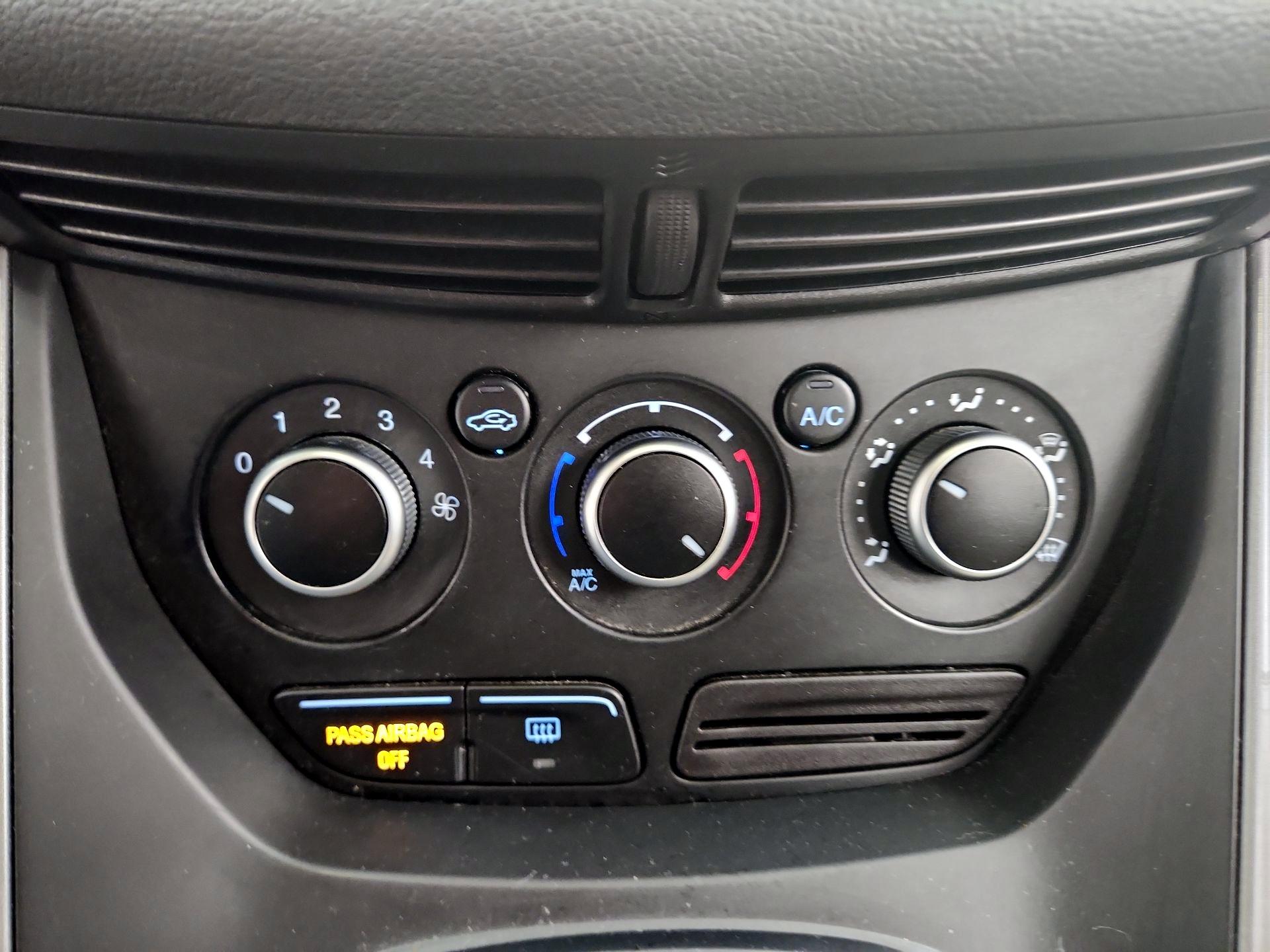 Thumbnail: 2015 Ford Escape - 16