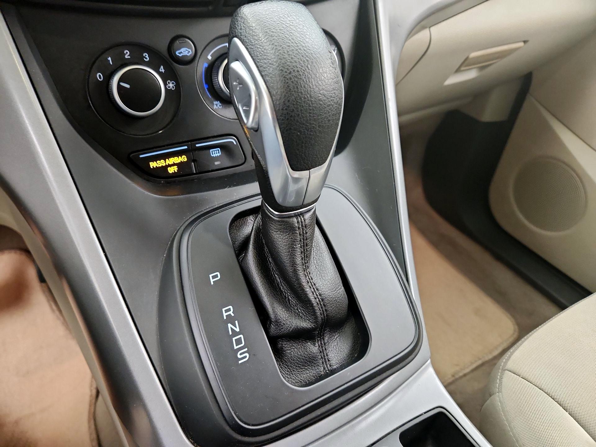 Thumbnail: 2015 Ford Escape - 17