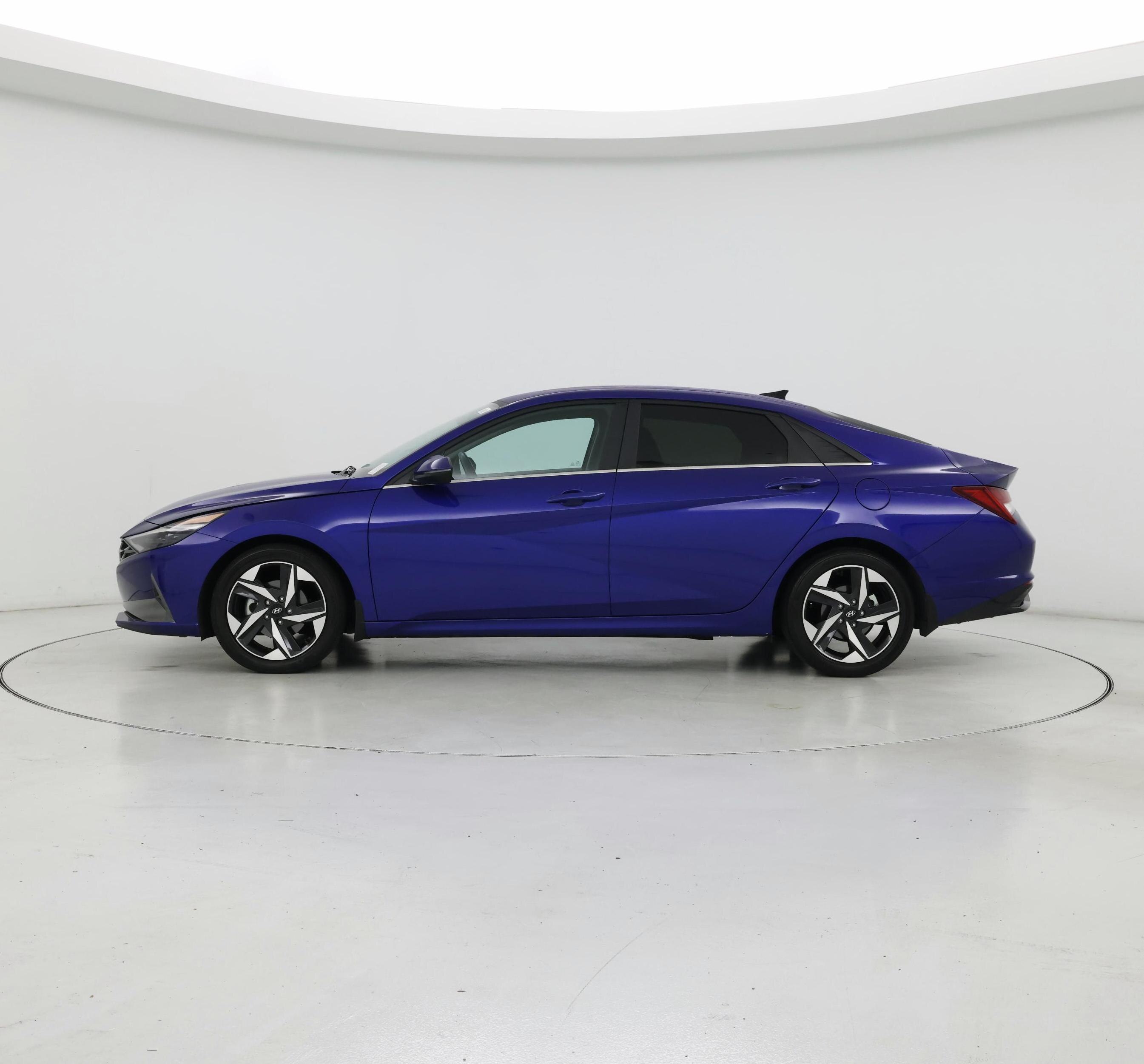 Thumbnail: 2023 Hyundai Elantra - 3