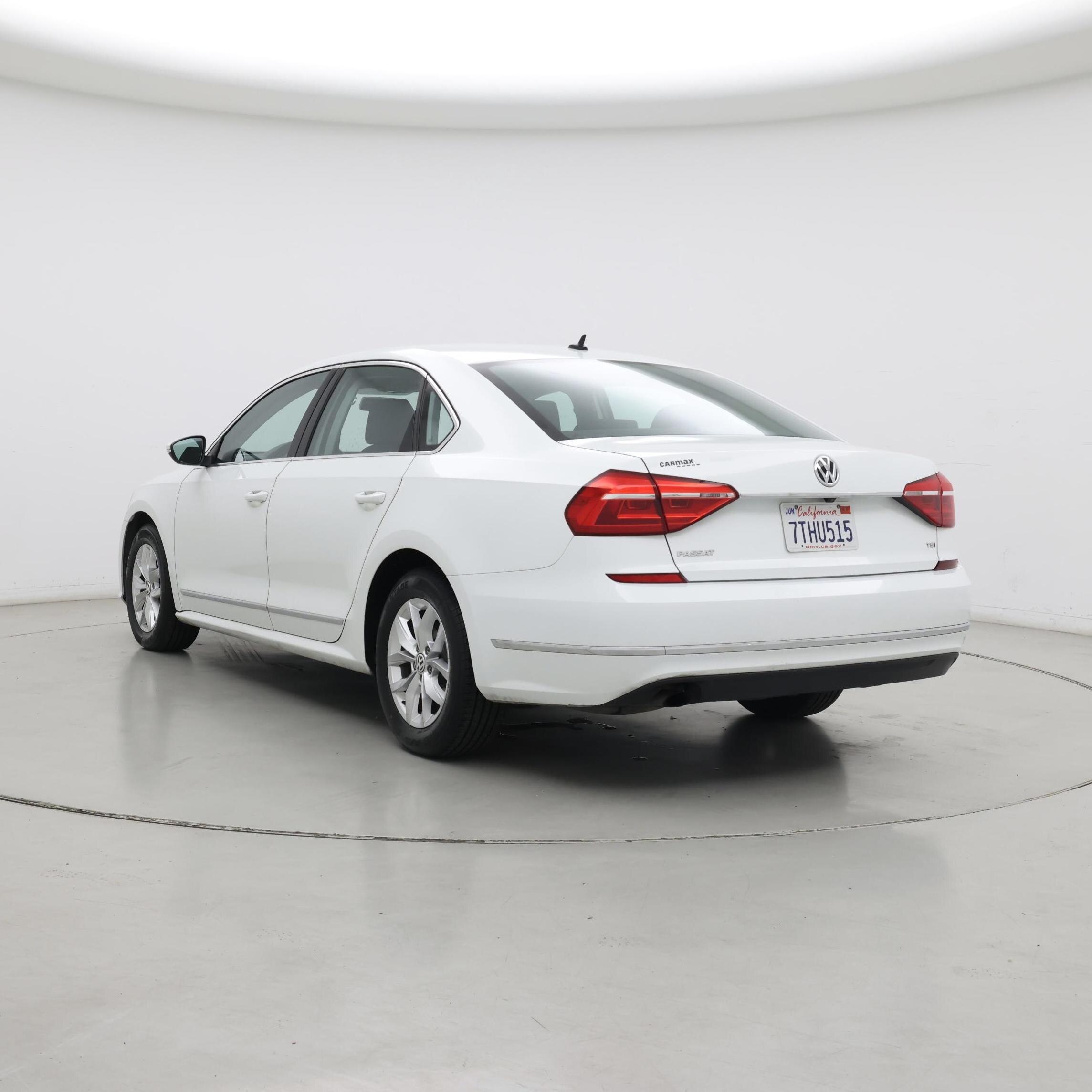 Thumbnail: 2016 Volkswagen Passat - 2