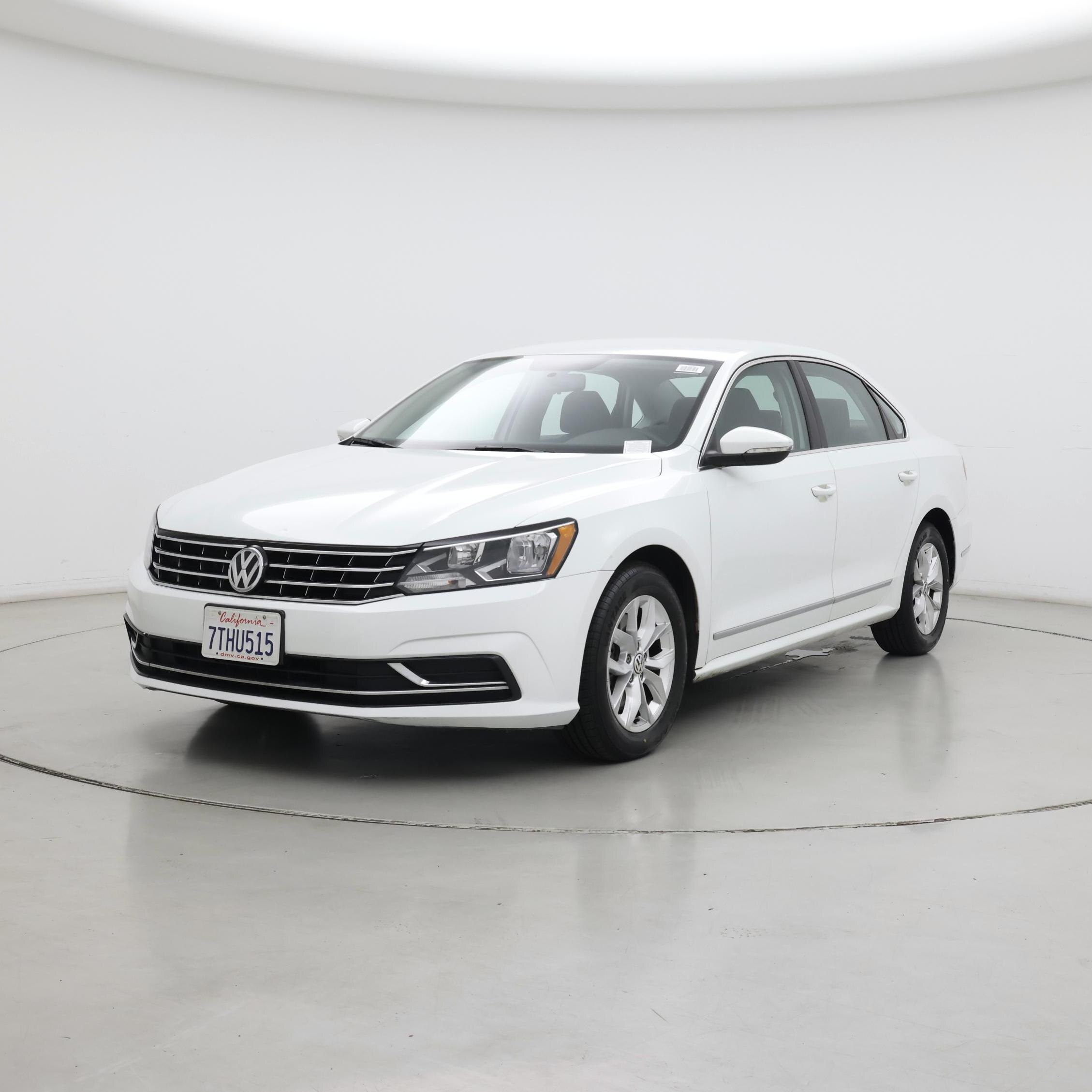Thumbnail: 2016 Volkswagen Passat - 4