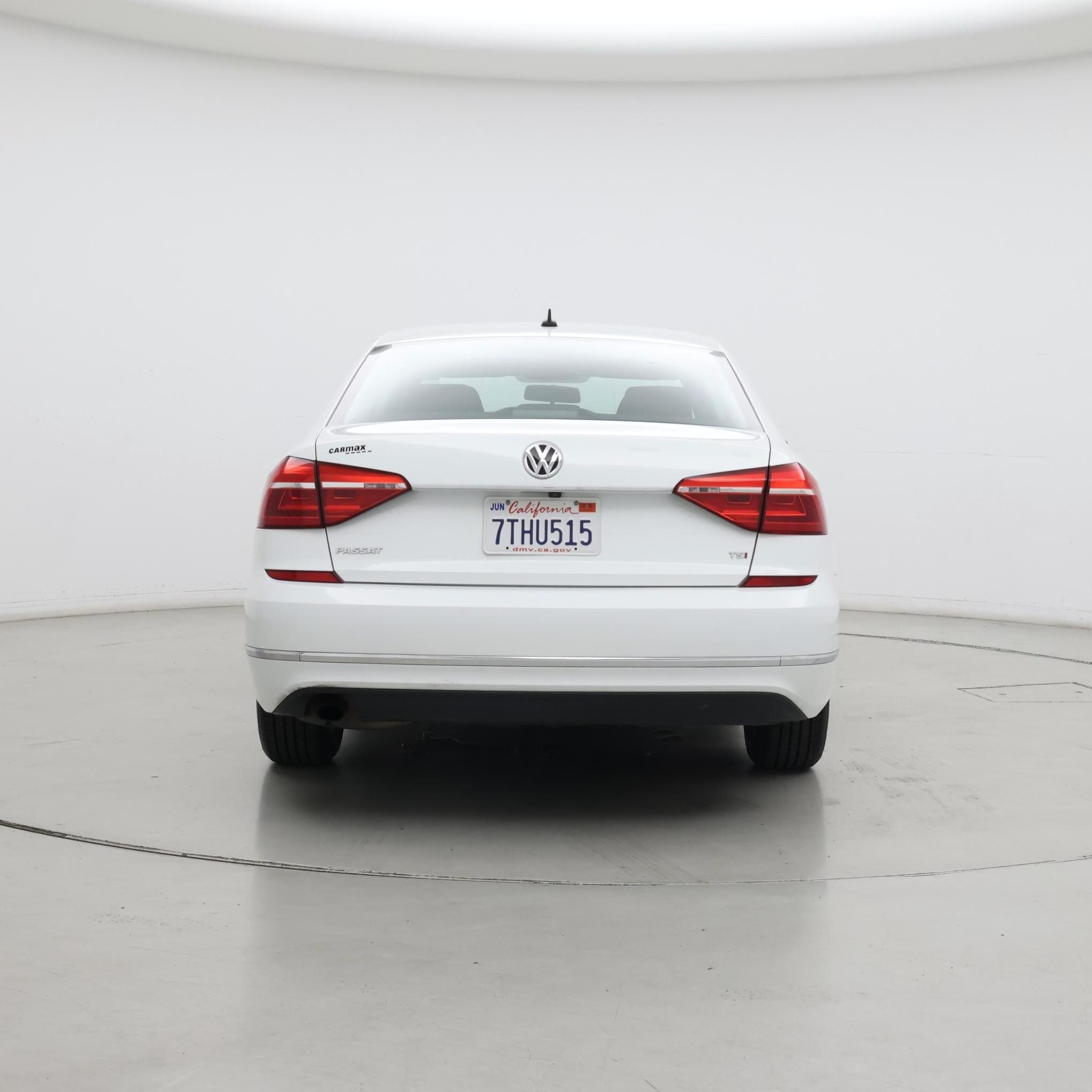 Thumbnail: 2016 Volkswagen Passat - 6