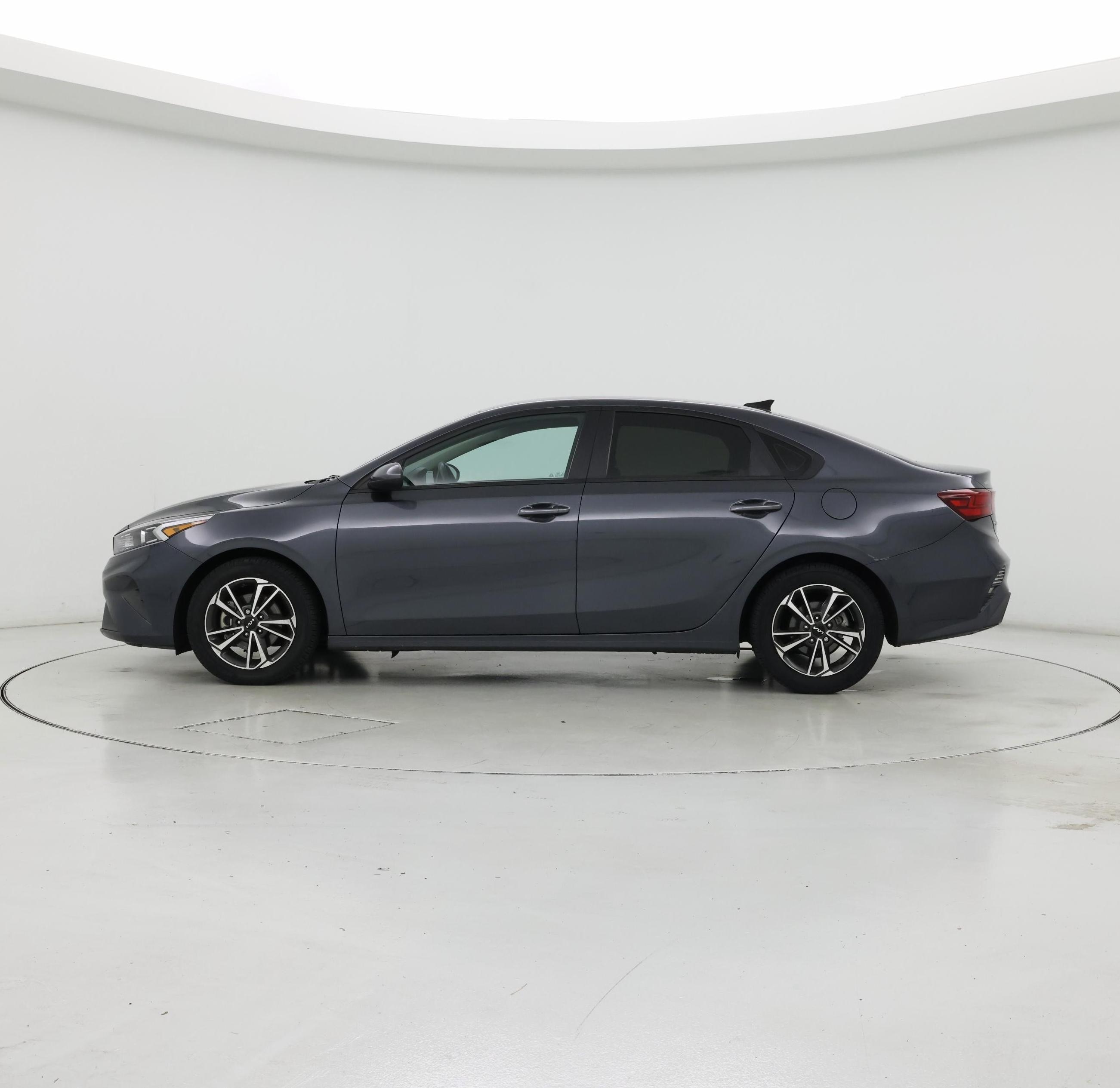 Thumbnail: 2023 Kia Forte - 3