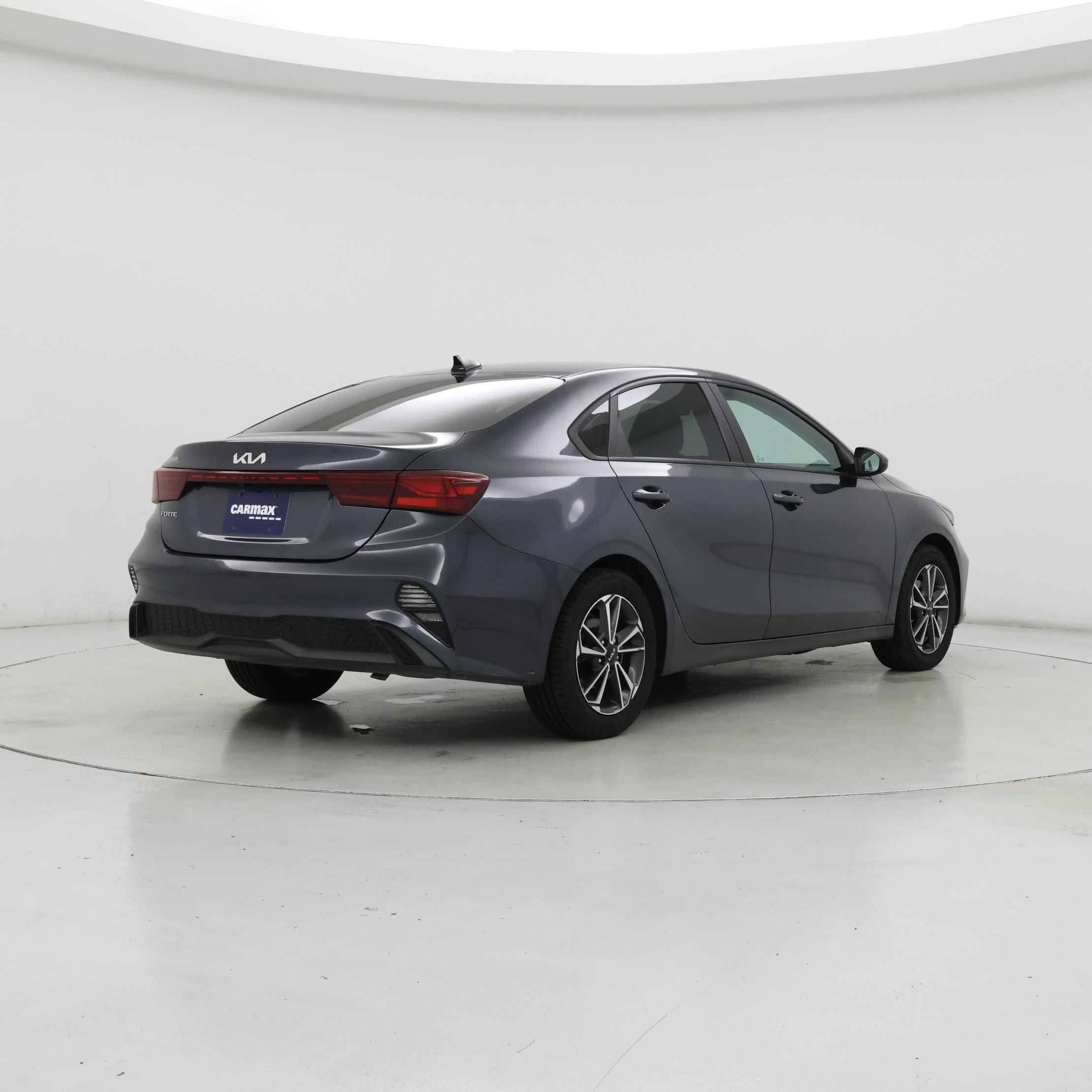 Thumbnail: 2023 Kia Forte - 8