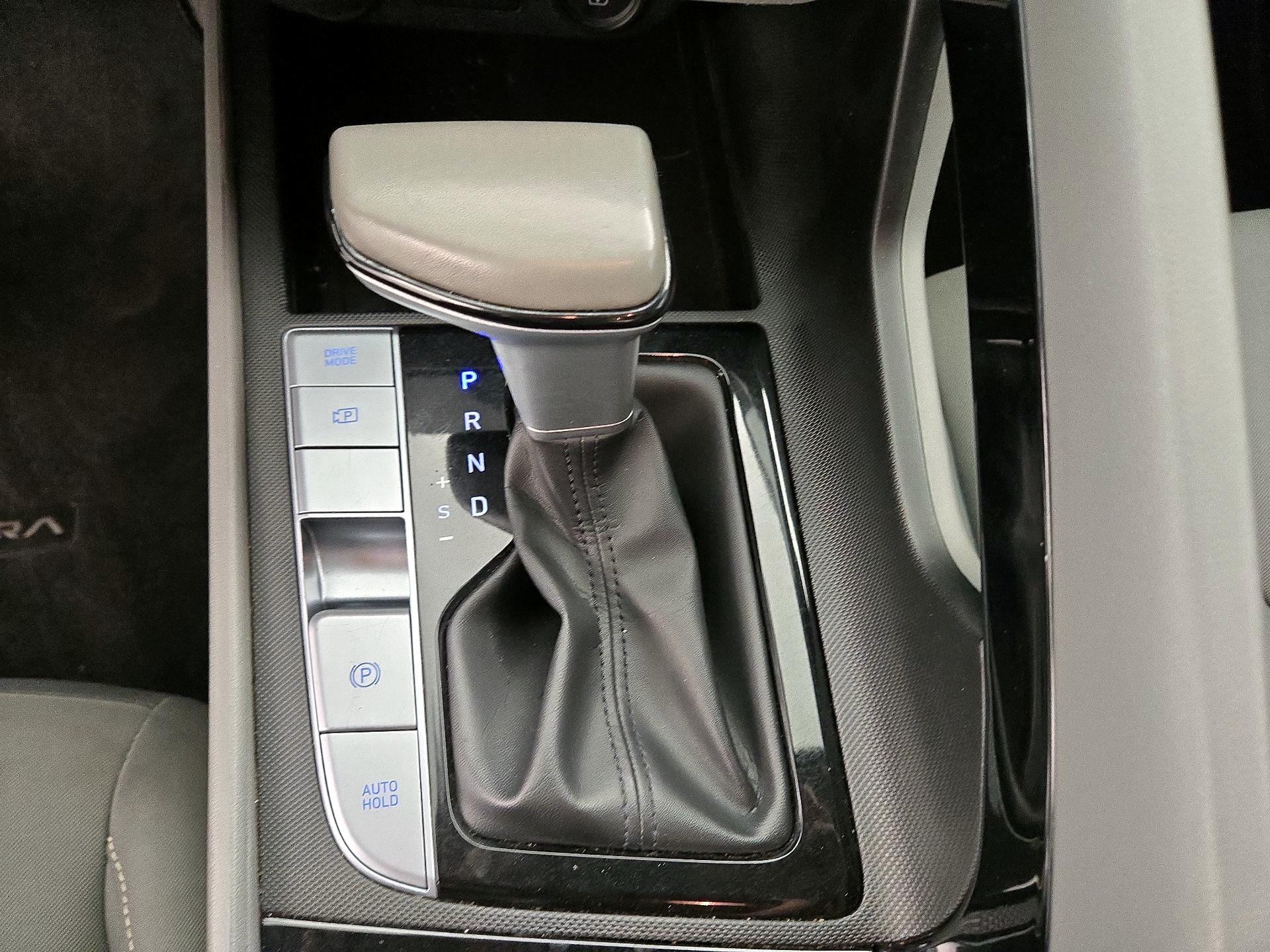 Thumbnail: 2023 Hyundai Elantra - 18