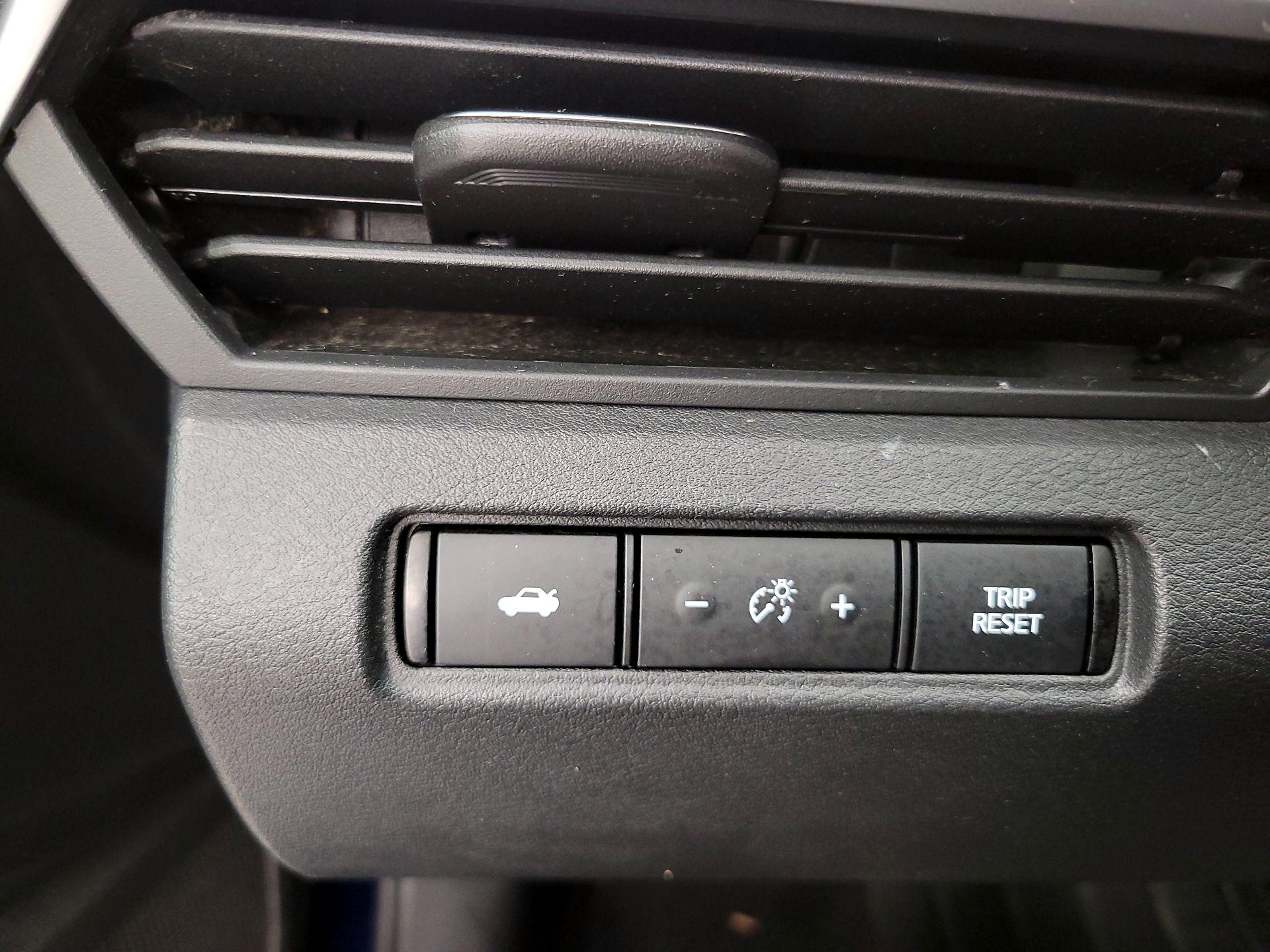 Thumbnail: 2020 Nissan Altima - 13