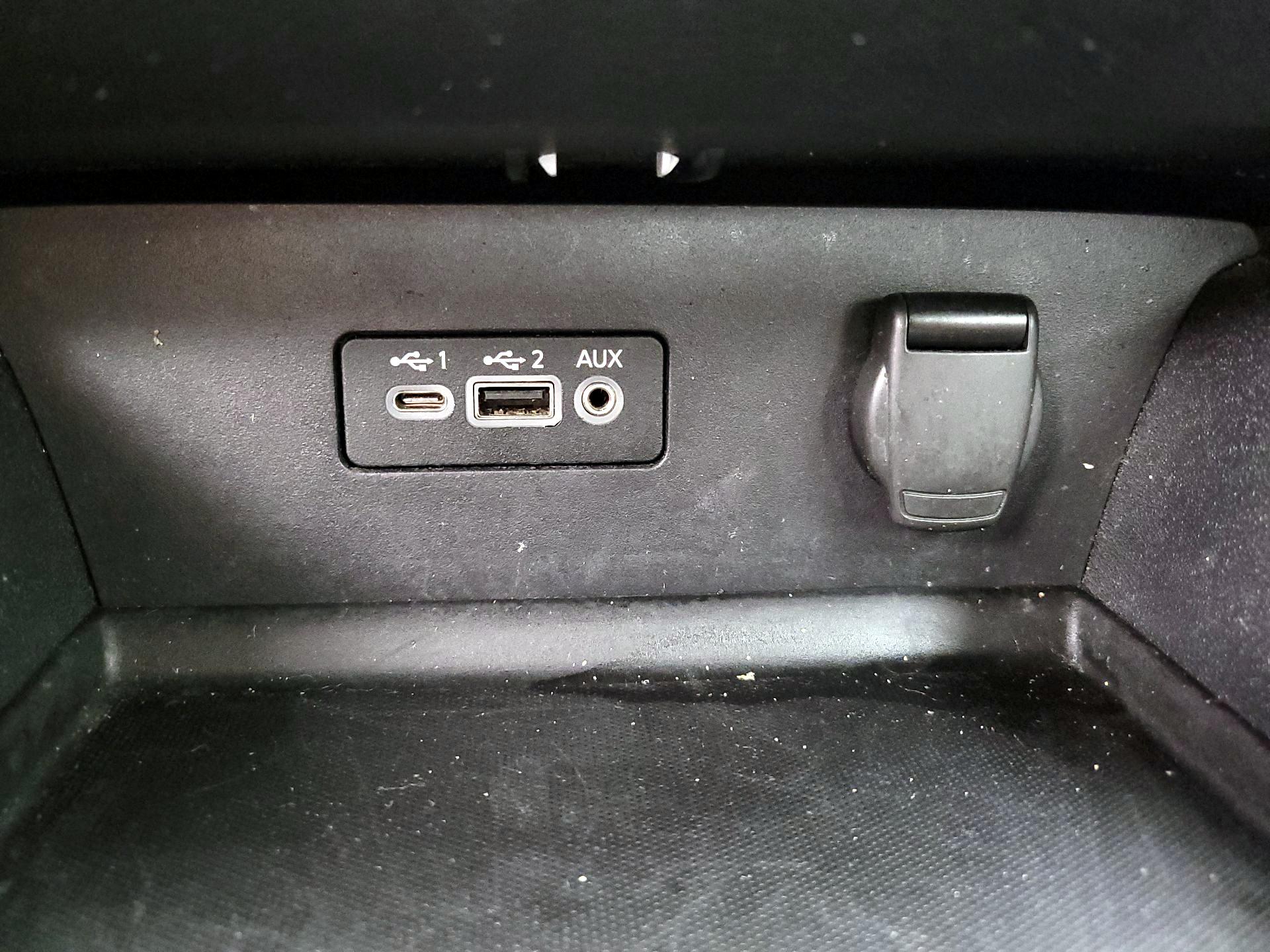 Thumbnail: 2020 Nissan Altima - 18