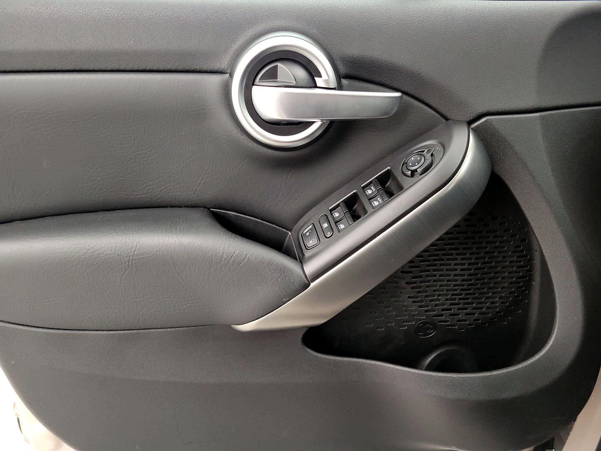 Thumbnail: 2016 Fiat 500X - 12