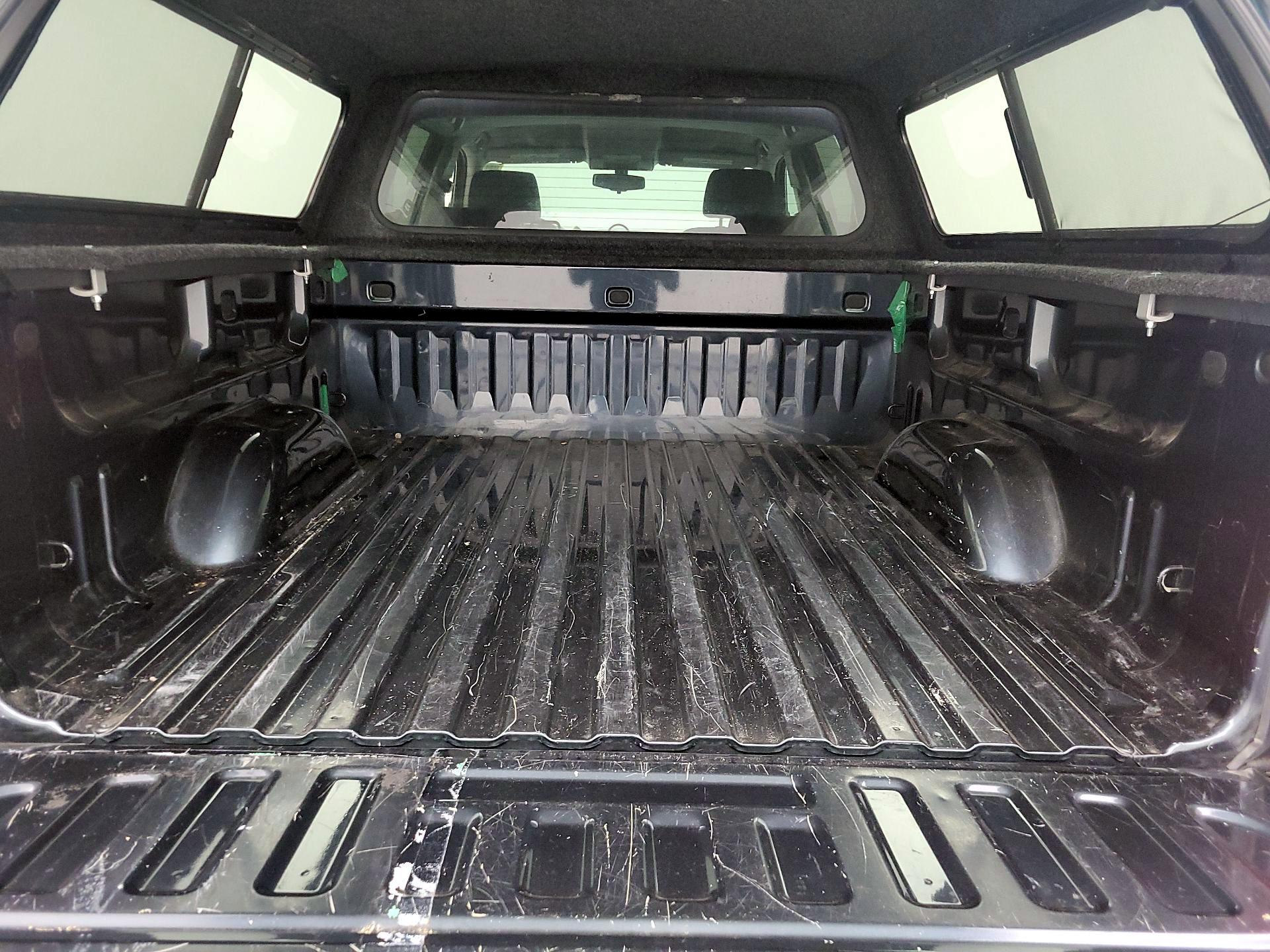 Thumbnail: 2017 Chevrolet Silverado 1500 - 18