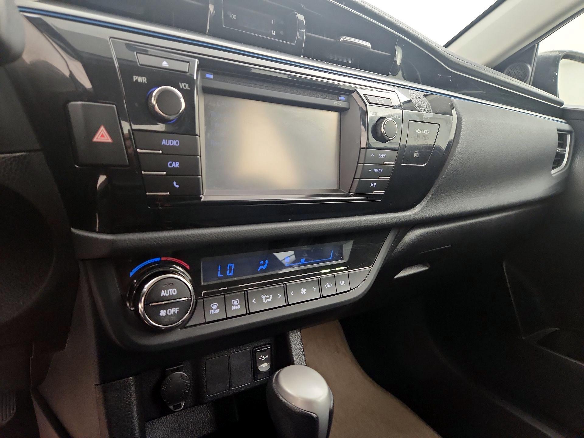 Thumbnail: 2014 Toyota Corolla - 16