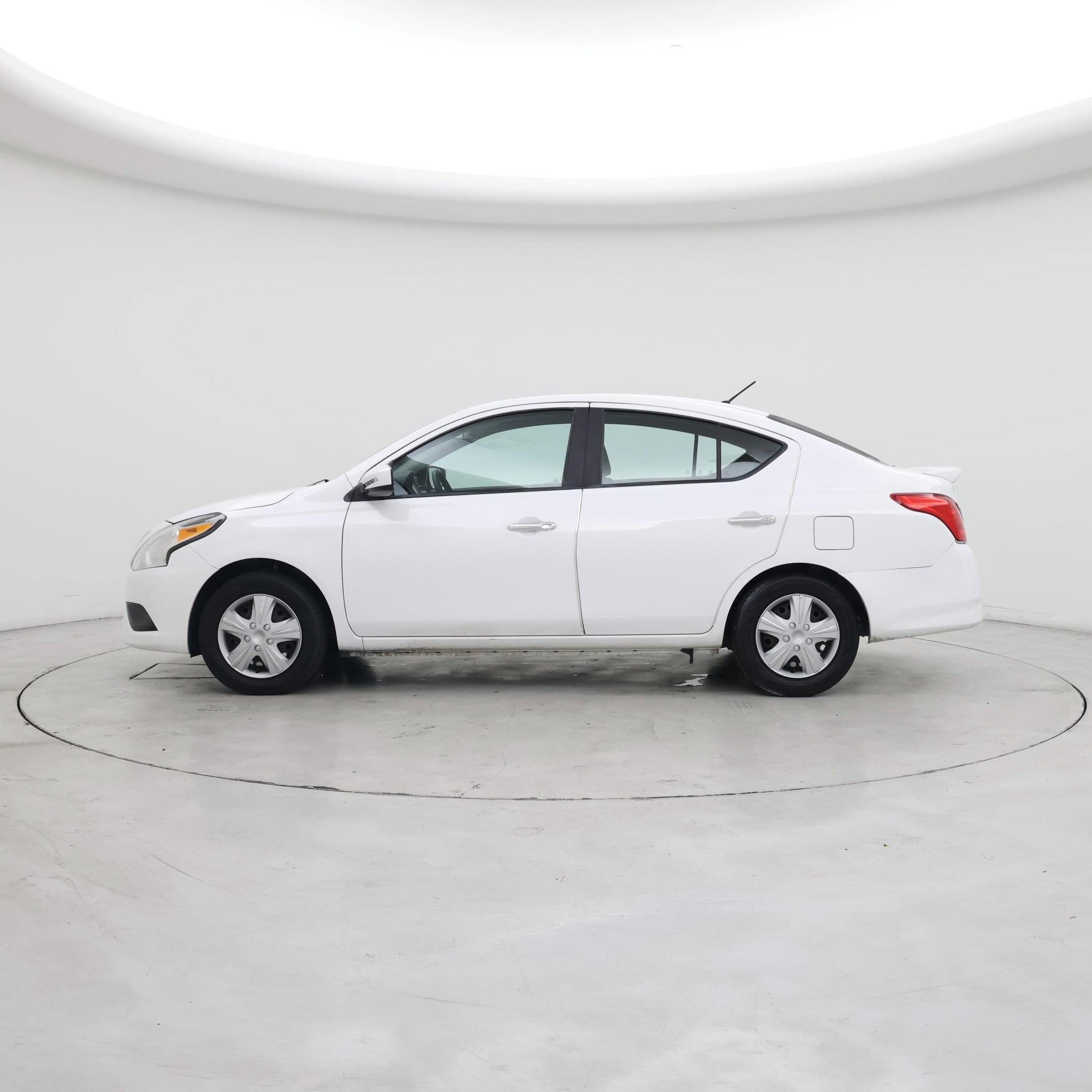 Thumbnail: 2019 Nissan Versa - 3