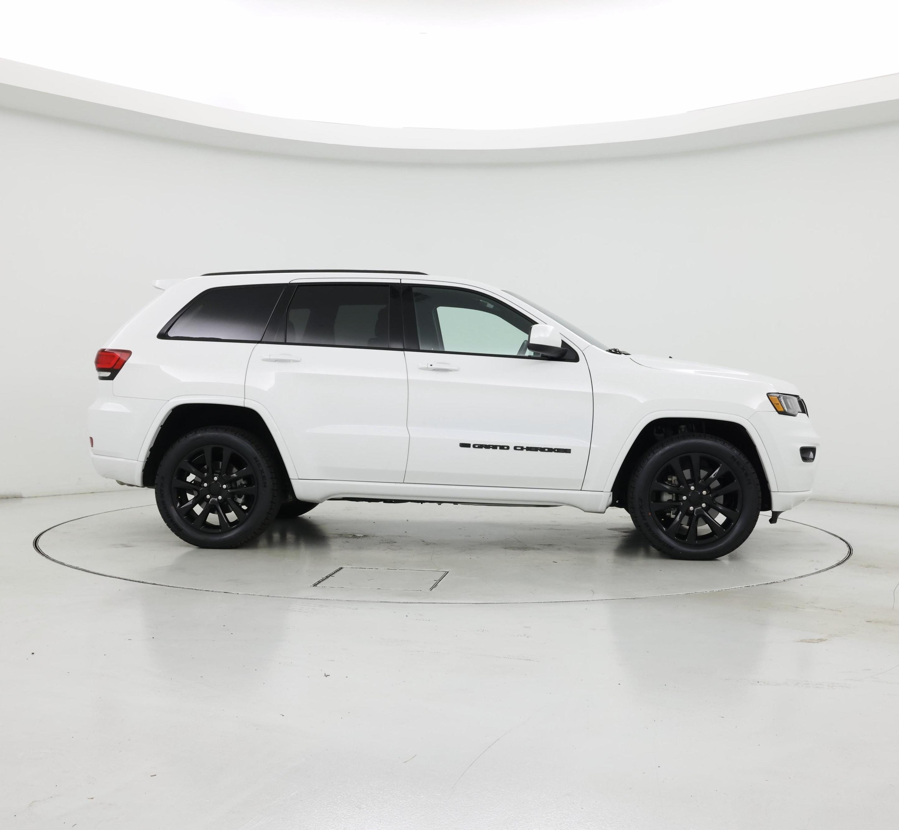 Thumbnail: 2022 Jeep Grand Cherokee - 7