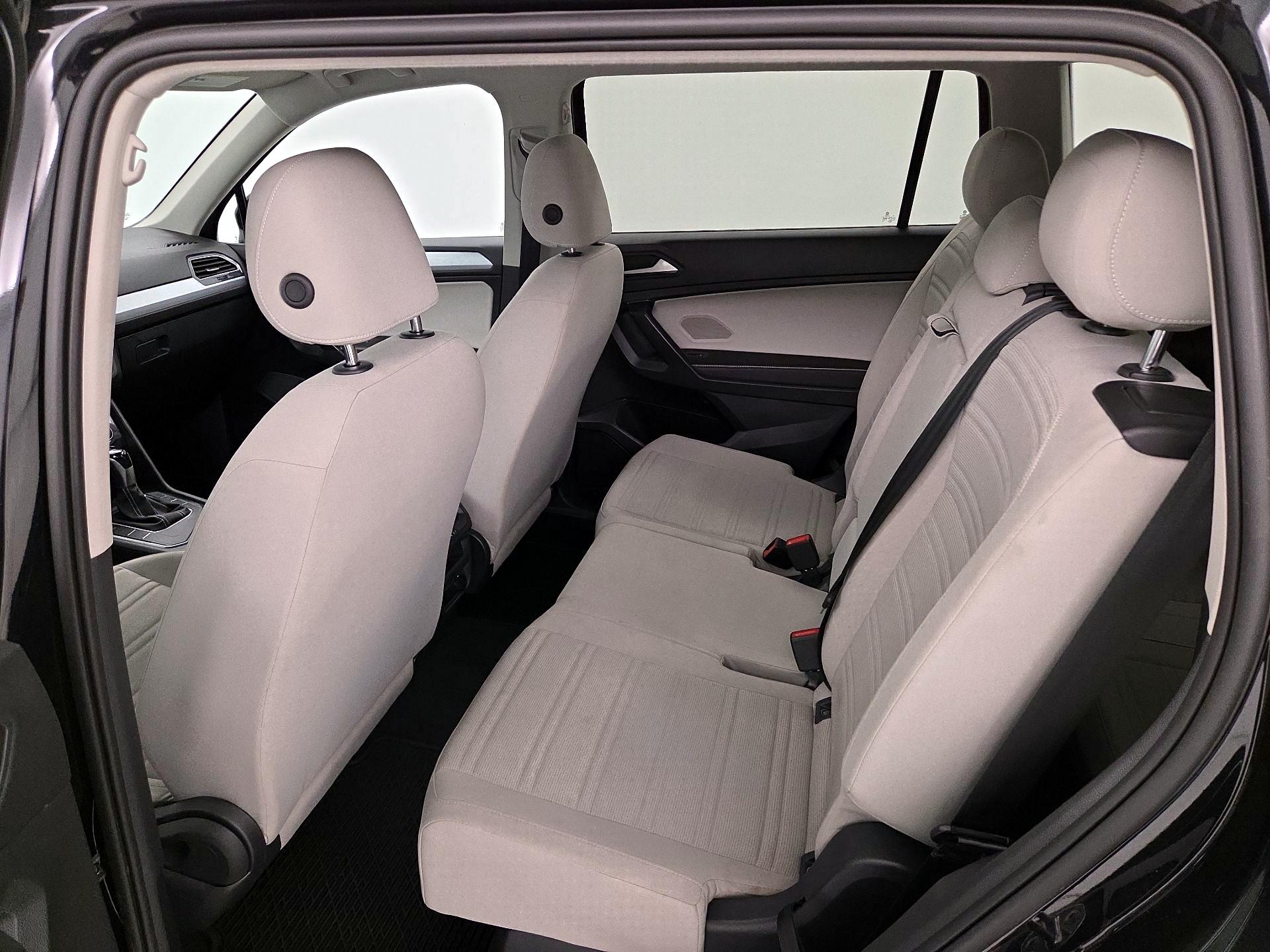 Thumbnail: 2022 Volkswagen Tiguan - 19