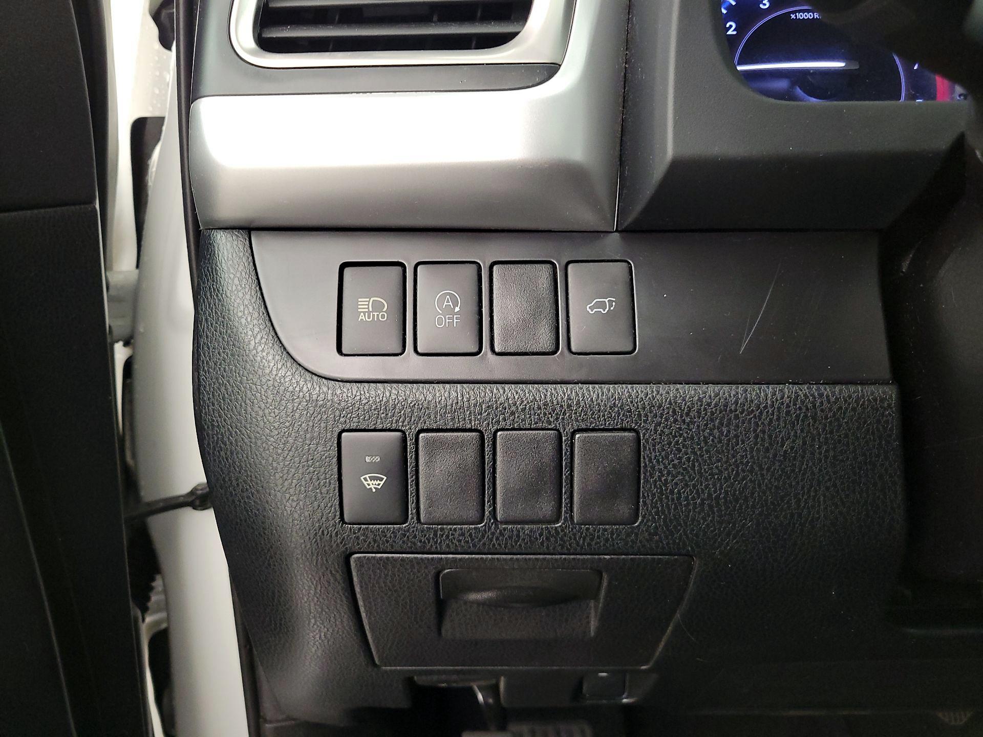 Thumbnail: 2019 Toyota Highlander - 13