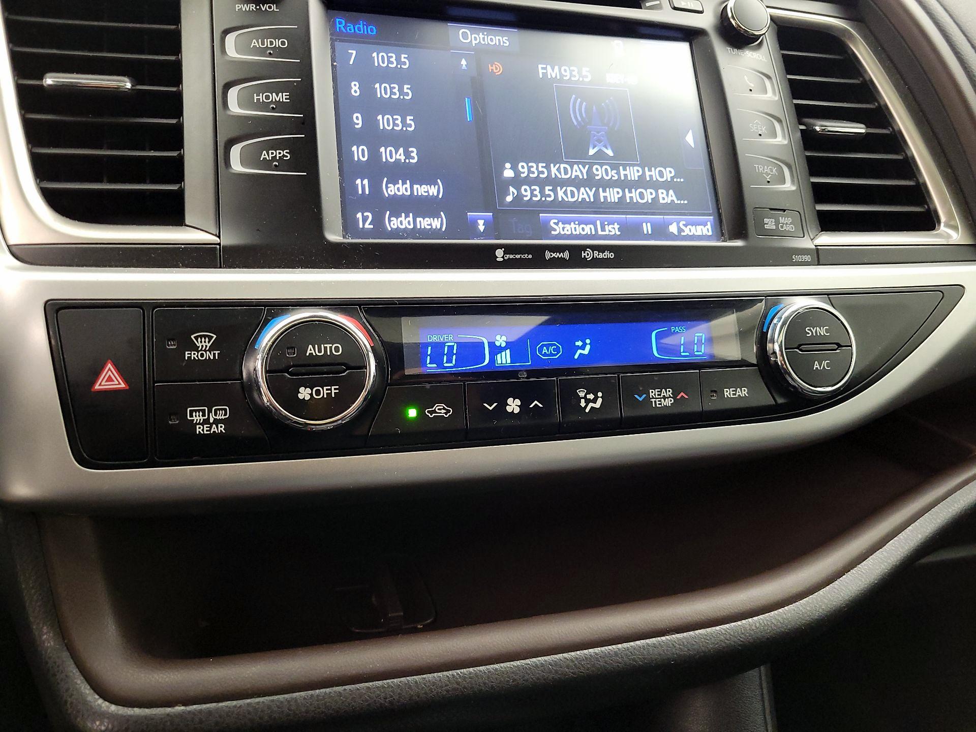 Thumbnail: 2019 Toyota Highlander - 16