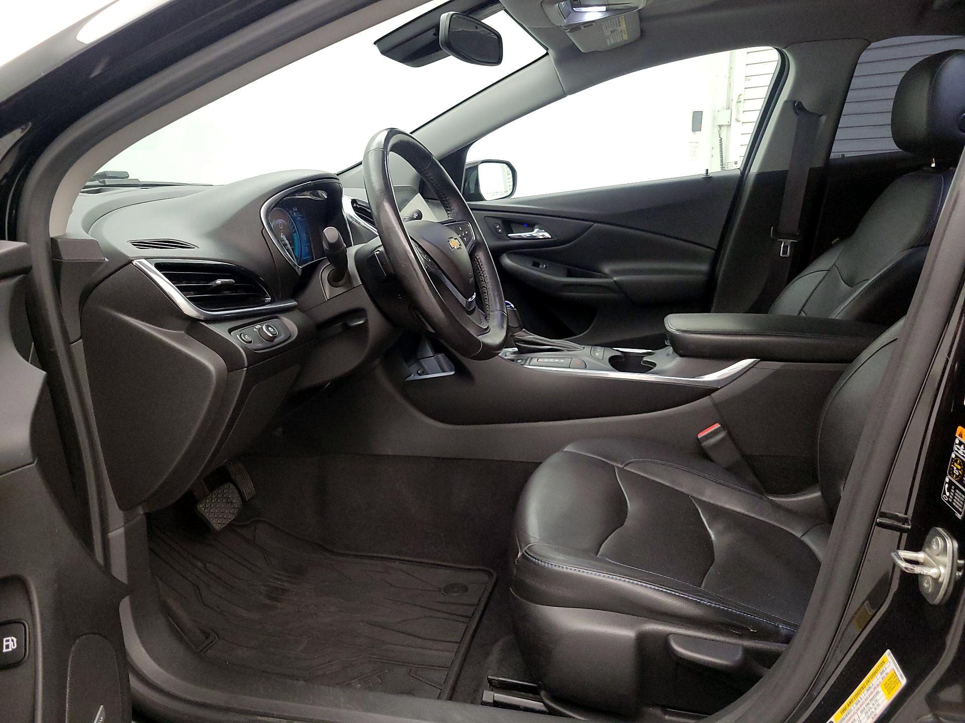 Thumbnail: 2016 Chevrolet Volt - 11