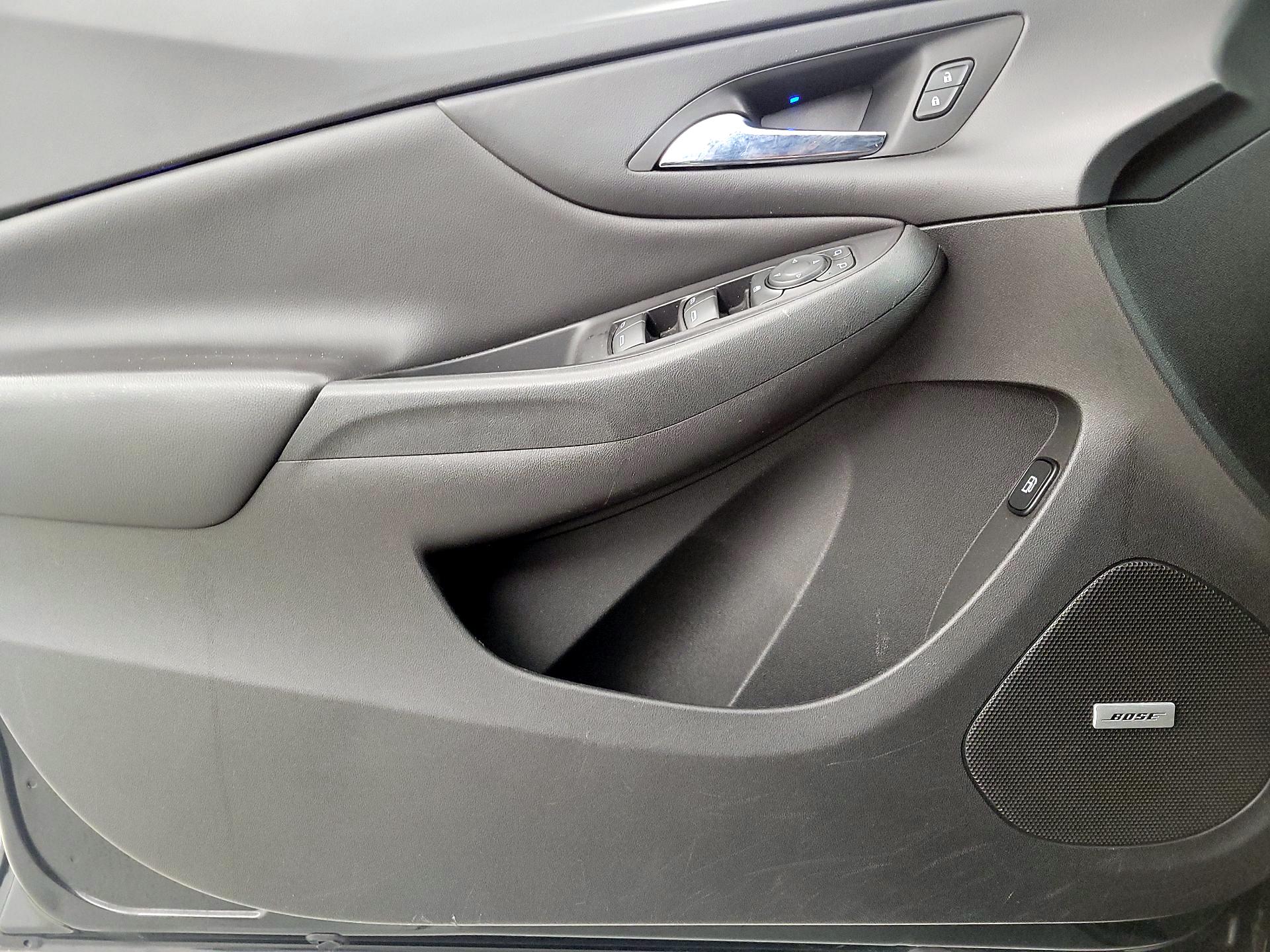 Thumbnail: 2016 Chevrolet Volt - 12