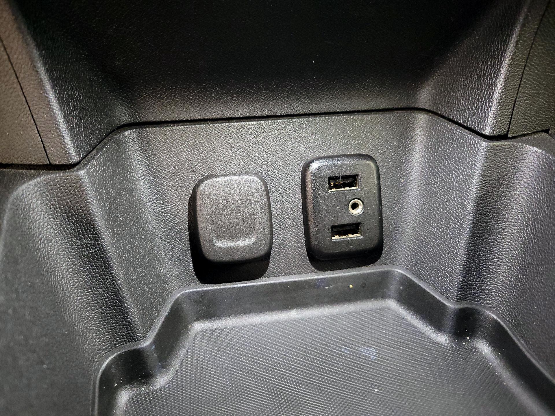 Thumbnail: 2016 Chevrolet Volt - 18