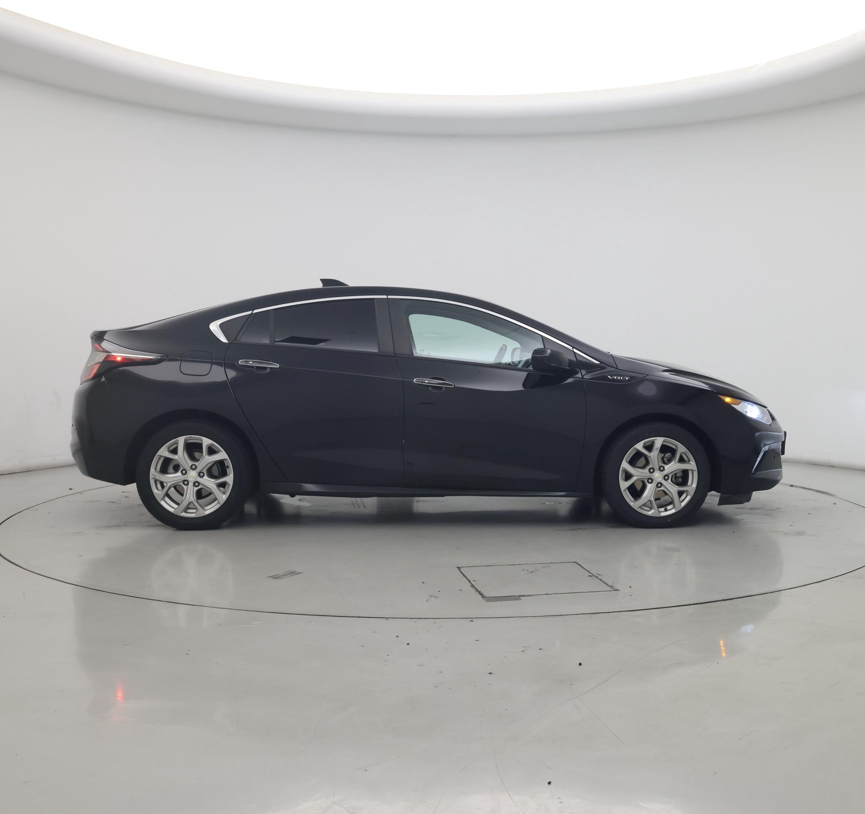 Thumbnail: 2016 Chevrolet Volt - 7