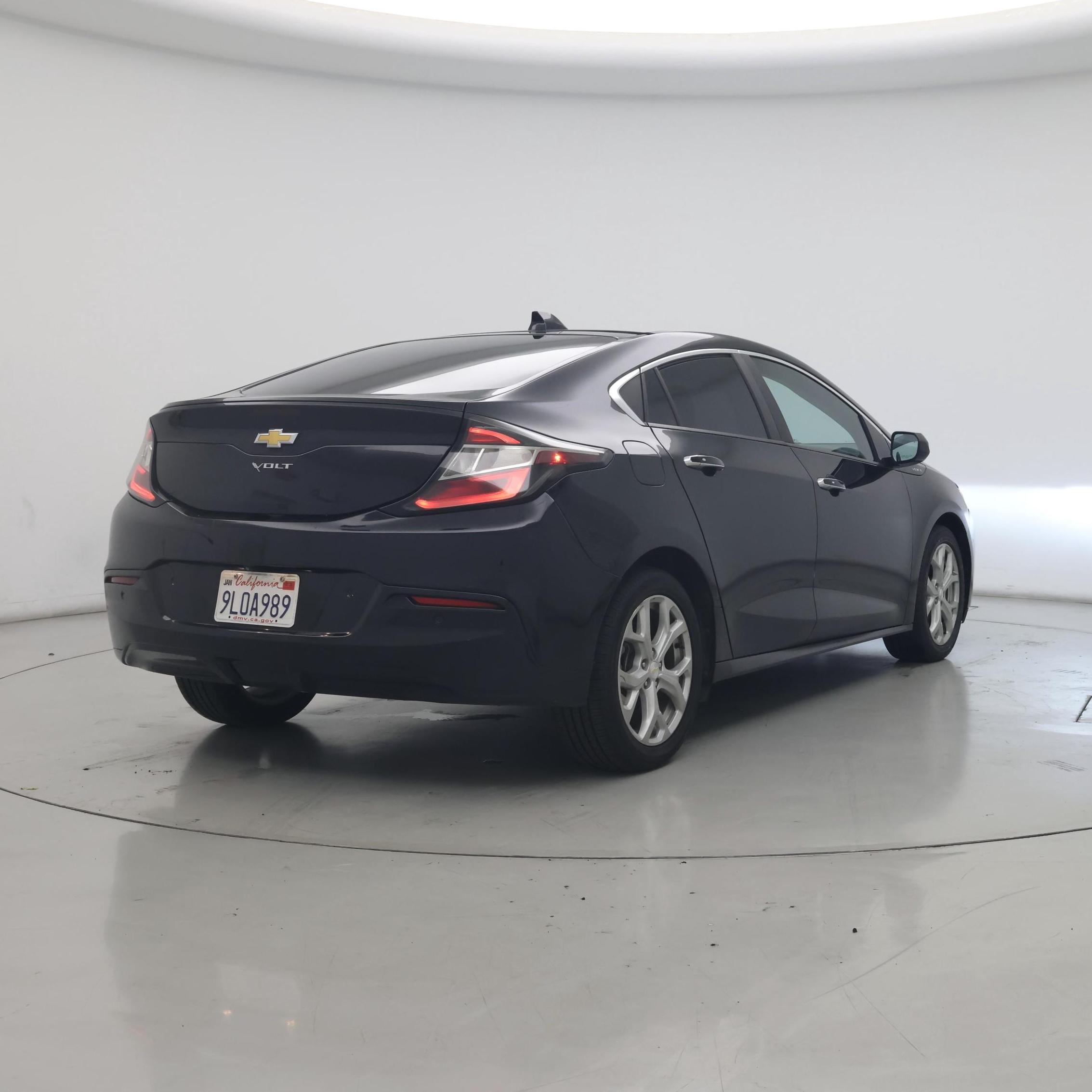Thumbnail: 2016 Chevrolet Volt - 8