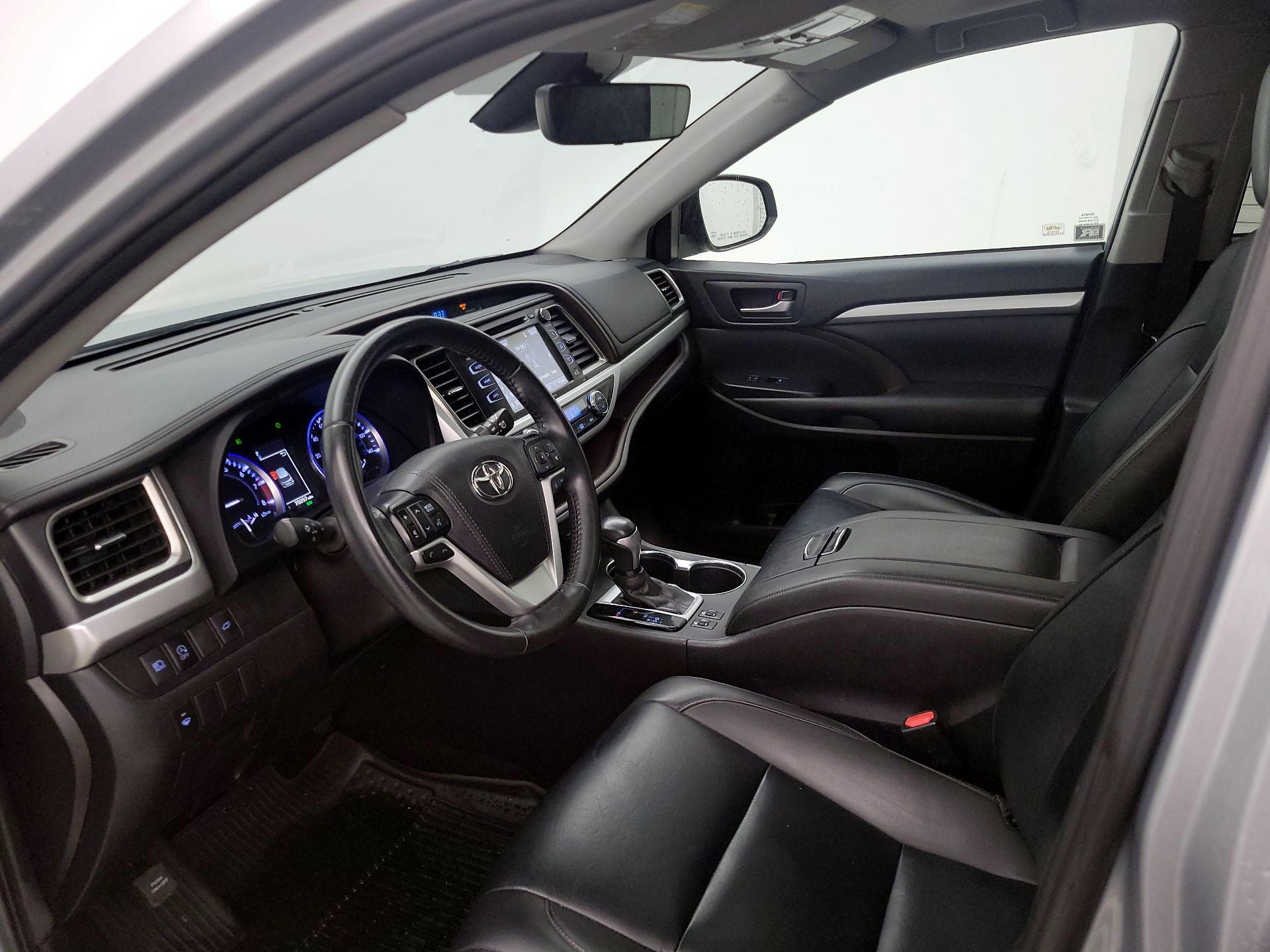 Thumbnail: 2019 Toyota Highlander - 11