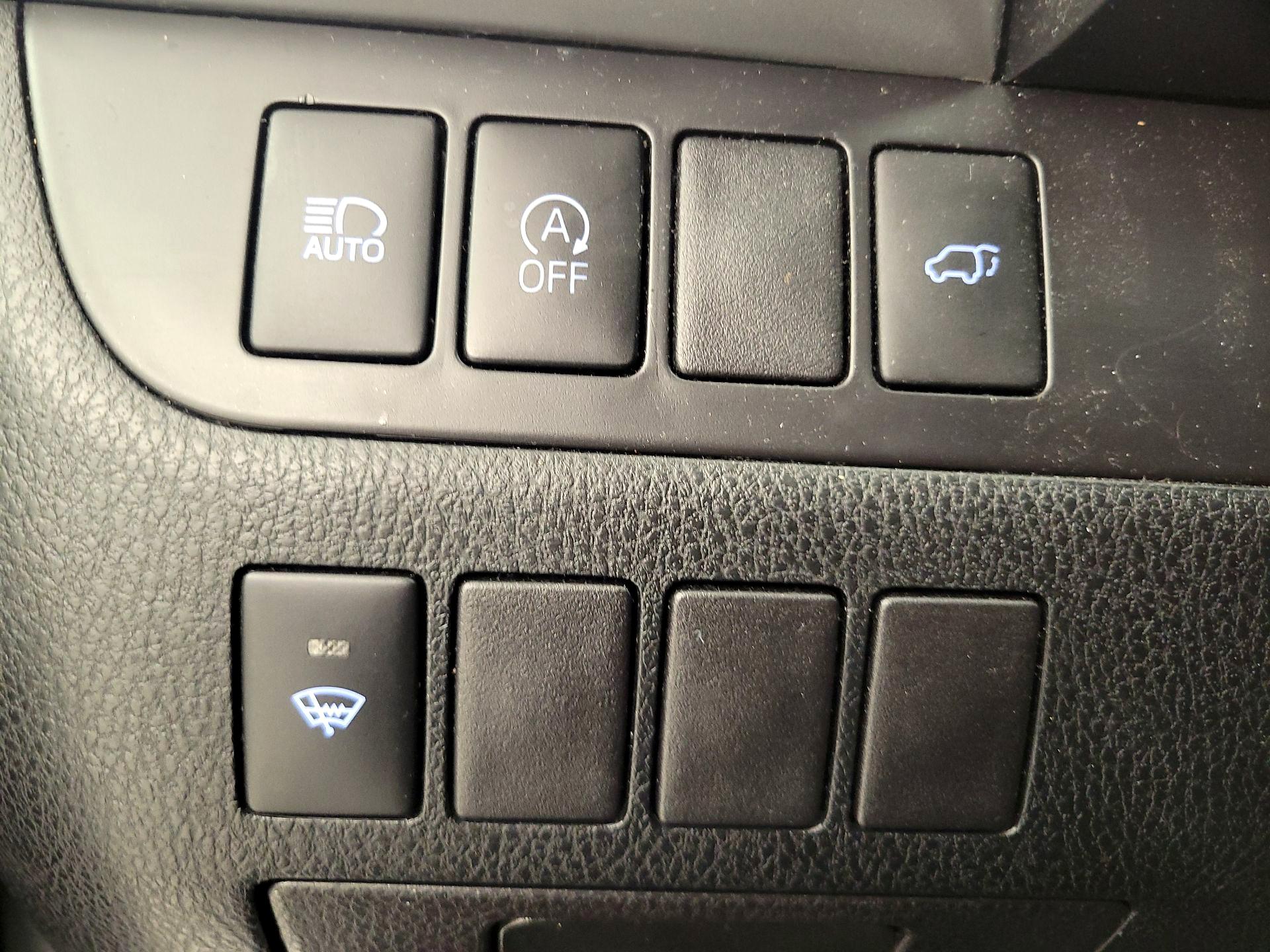 Thumbnail: 2019 Toyota Highlander - 13
