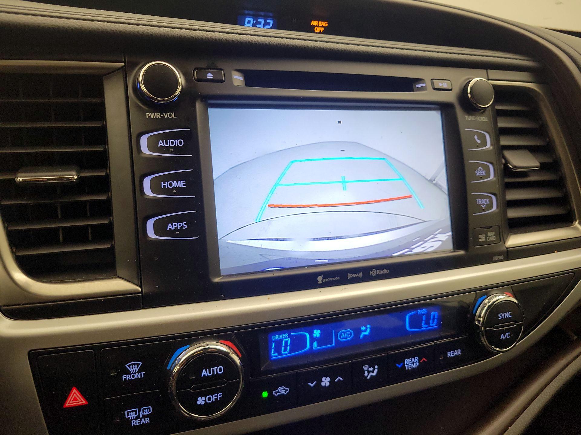 Thumbnail: 2019 Toyota Highlander - 14