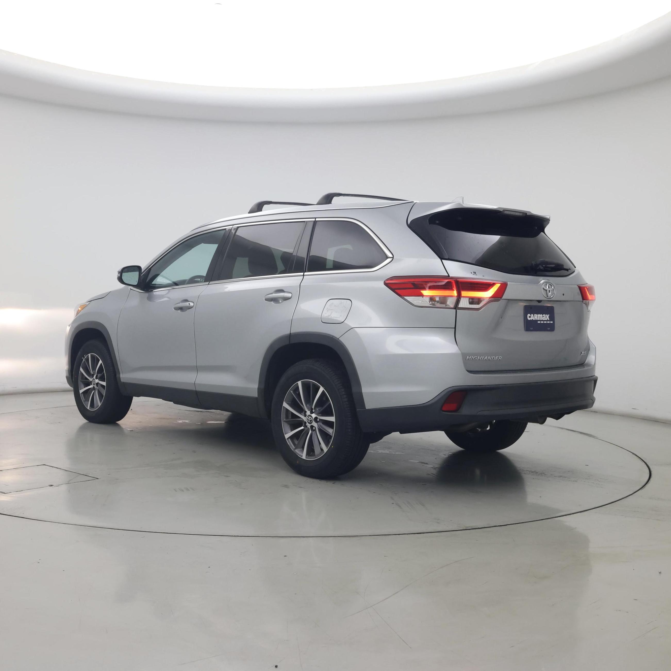 Thumbnail: 2019 Toyota Highlander - 2