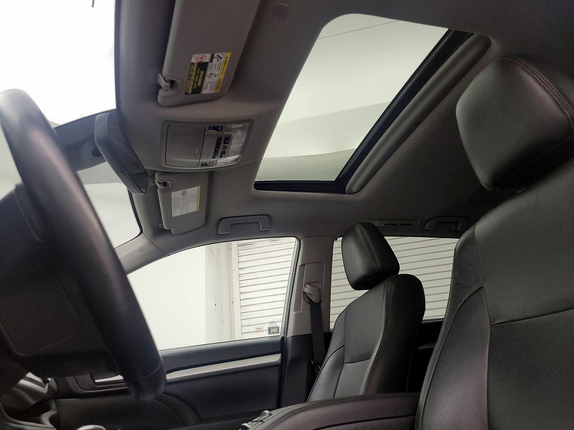 Thumbnail: 2019 Toyota Highlander - 19