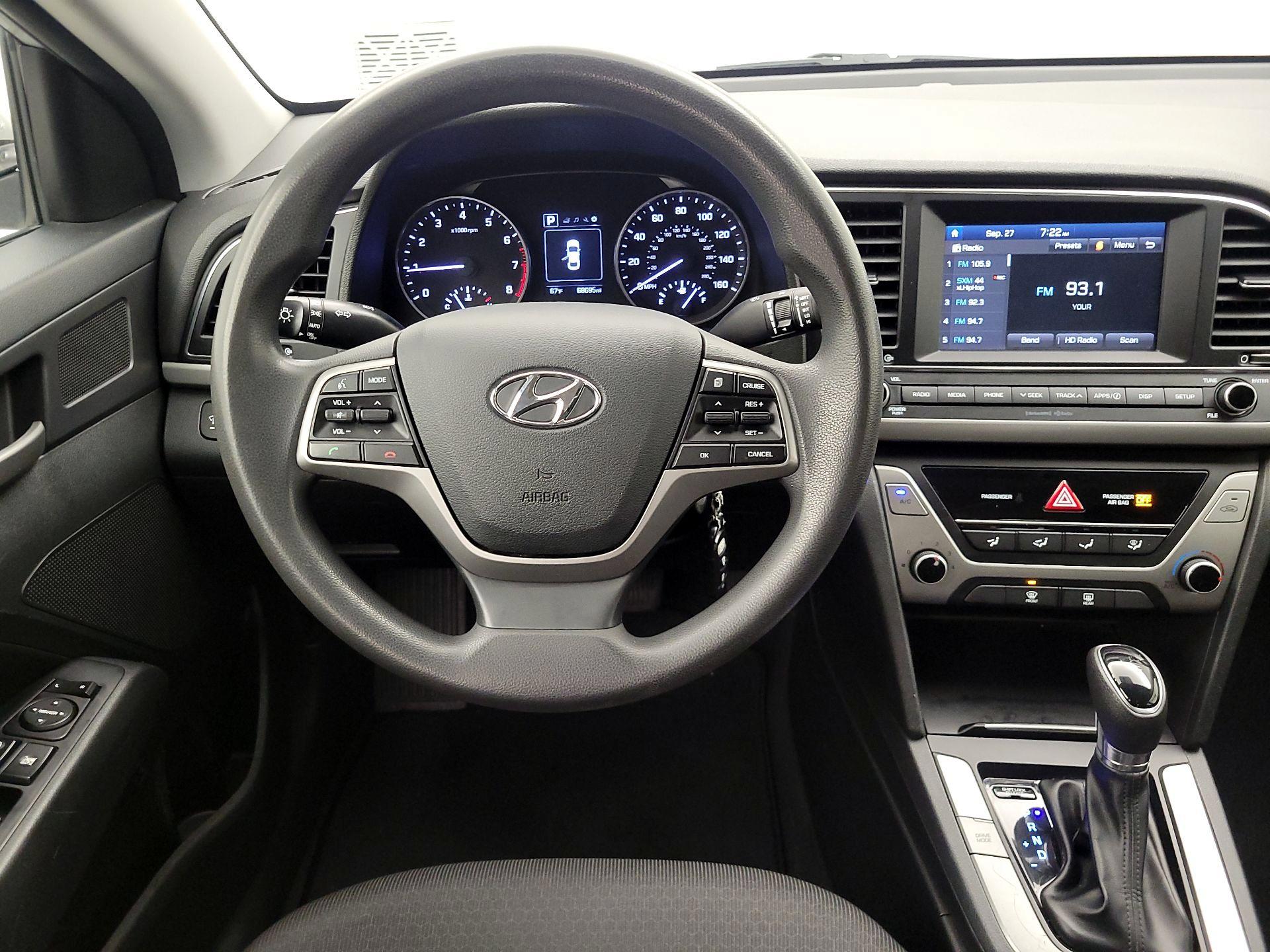 Thumbnail: 2018 Hyundai Elantra - 10