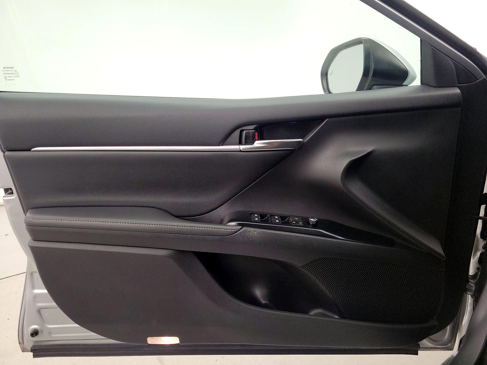 Thumbnail: 2019 Toyota Camry - 12