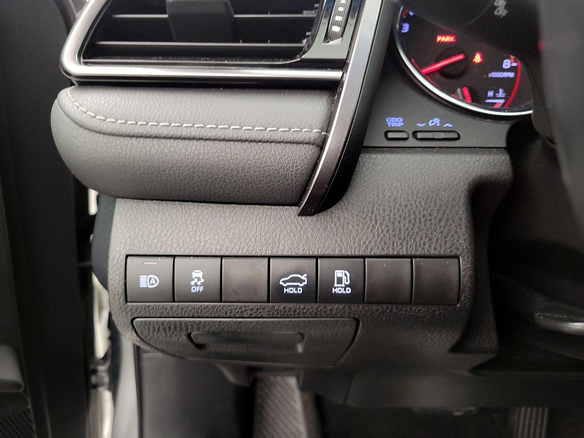 Thumbnail: 2019 Toyota Camry - 13
