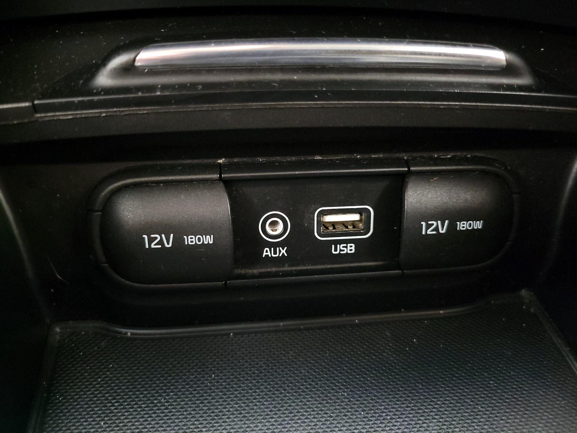 Thumbnail: 2016 Kia Optima - 18