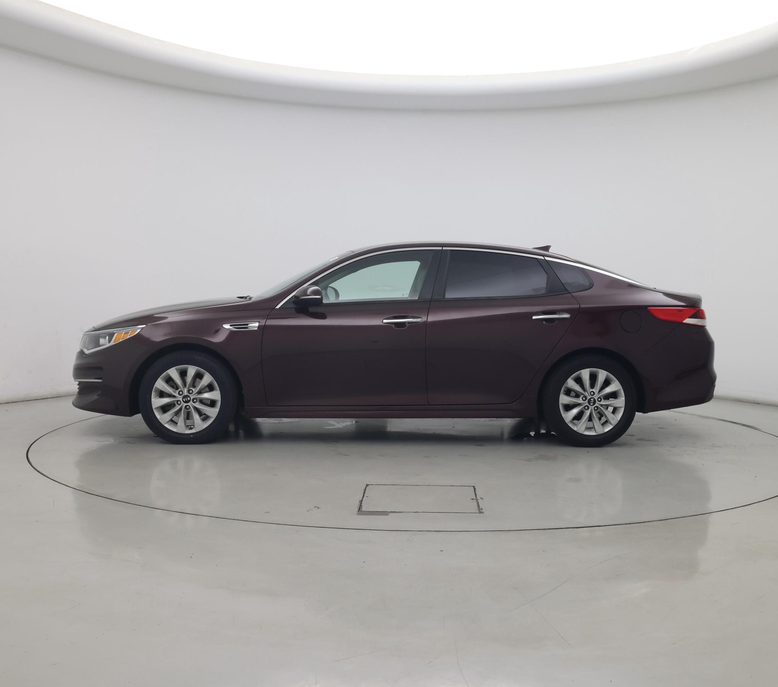 Thumbnail: 2016 Kia Optima - 3