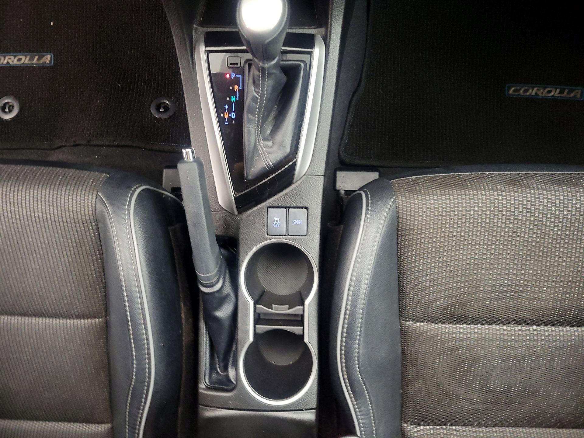 Thumbnail: 2015 Toyota Corolla - 17