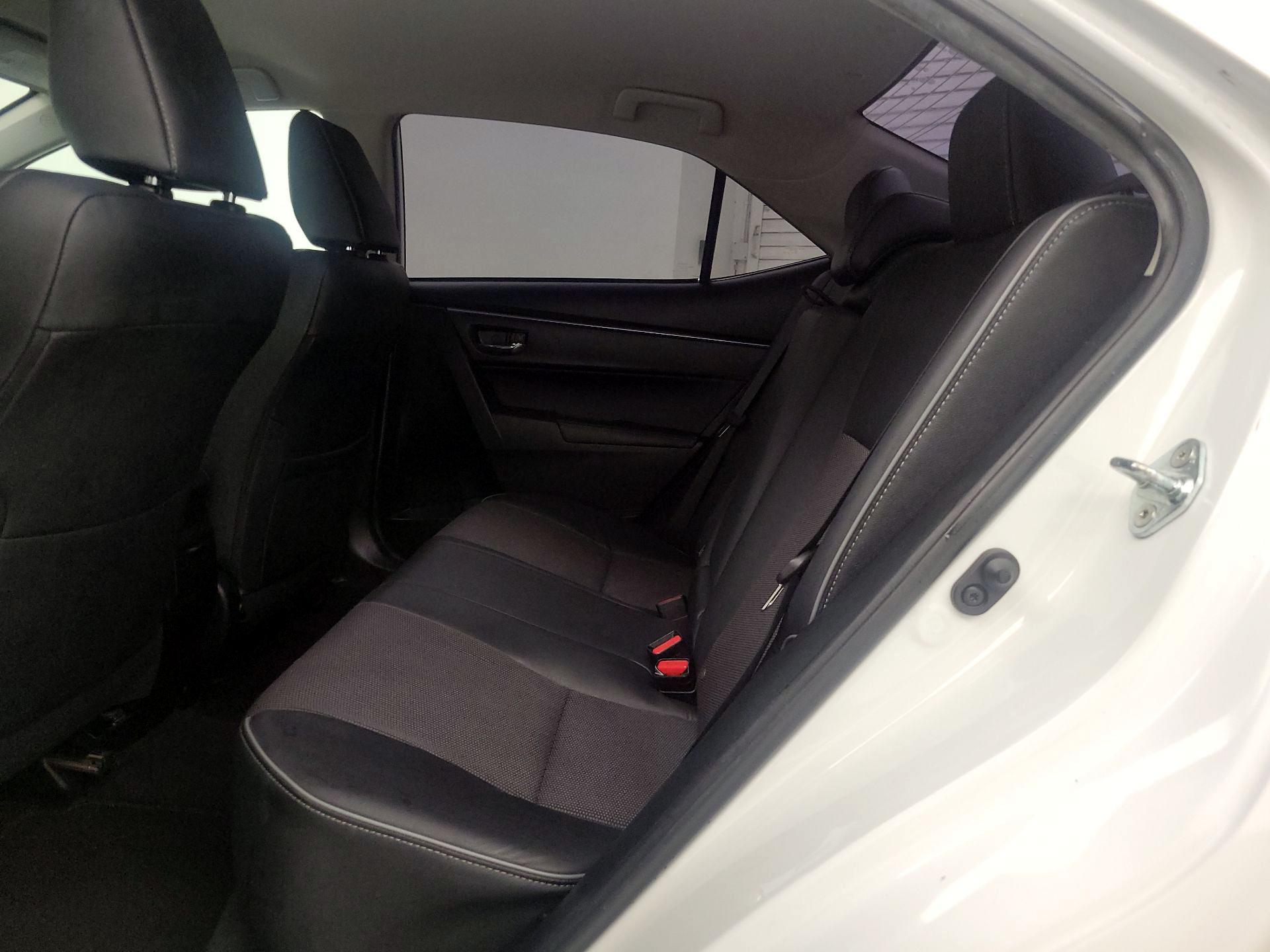 Thumbnail: 2015 Toyota Corolla - 19
