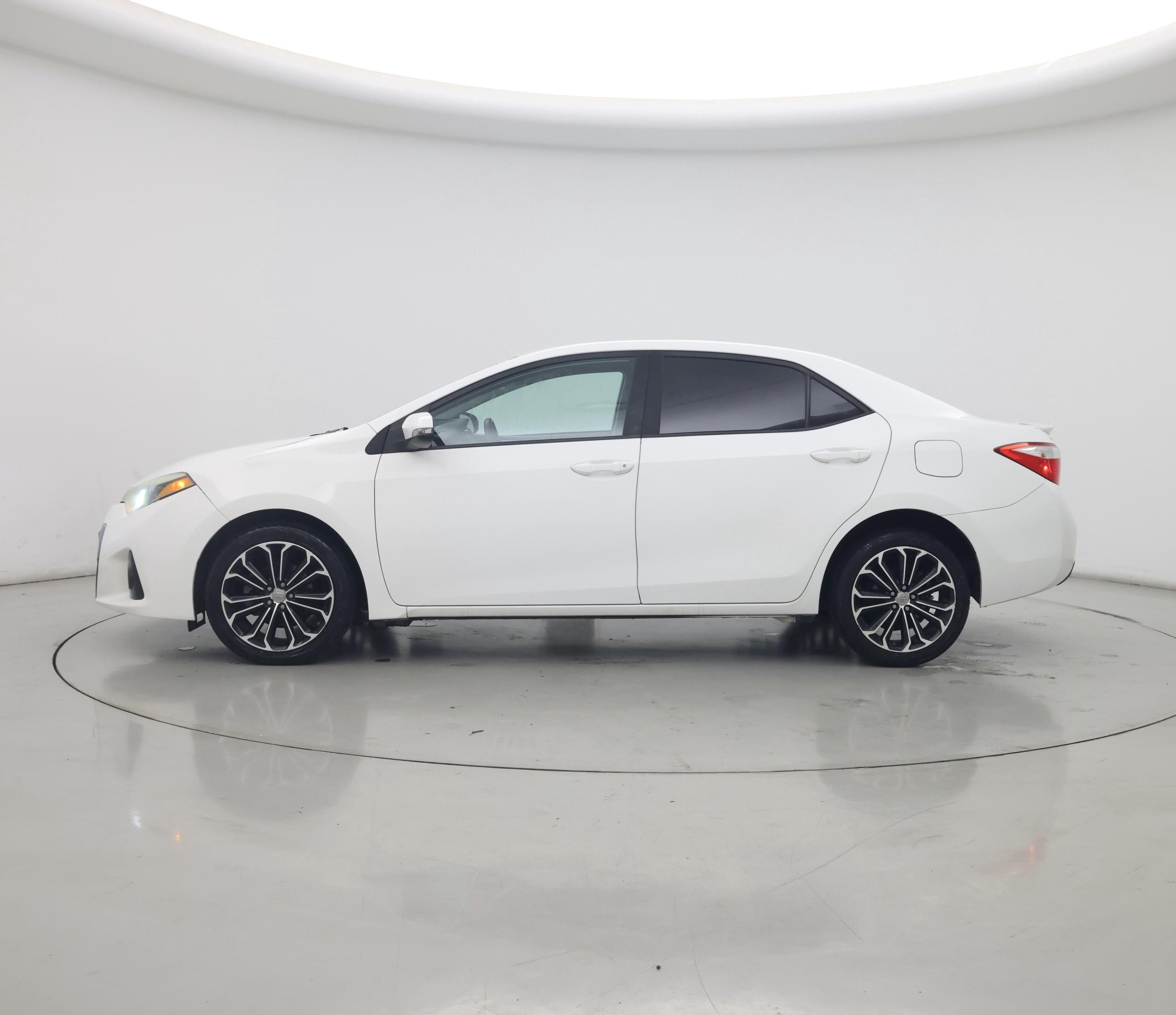 Thumbnail: 2015 Toyota Corolla - 3