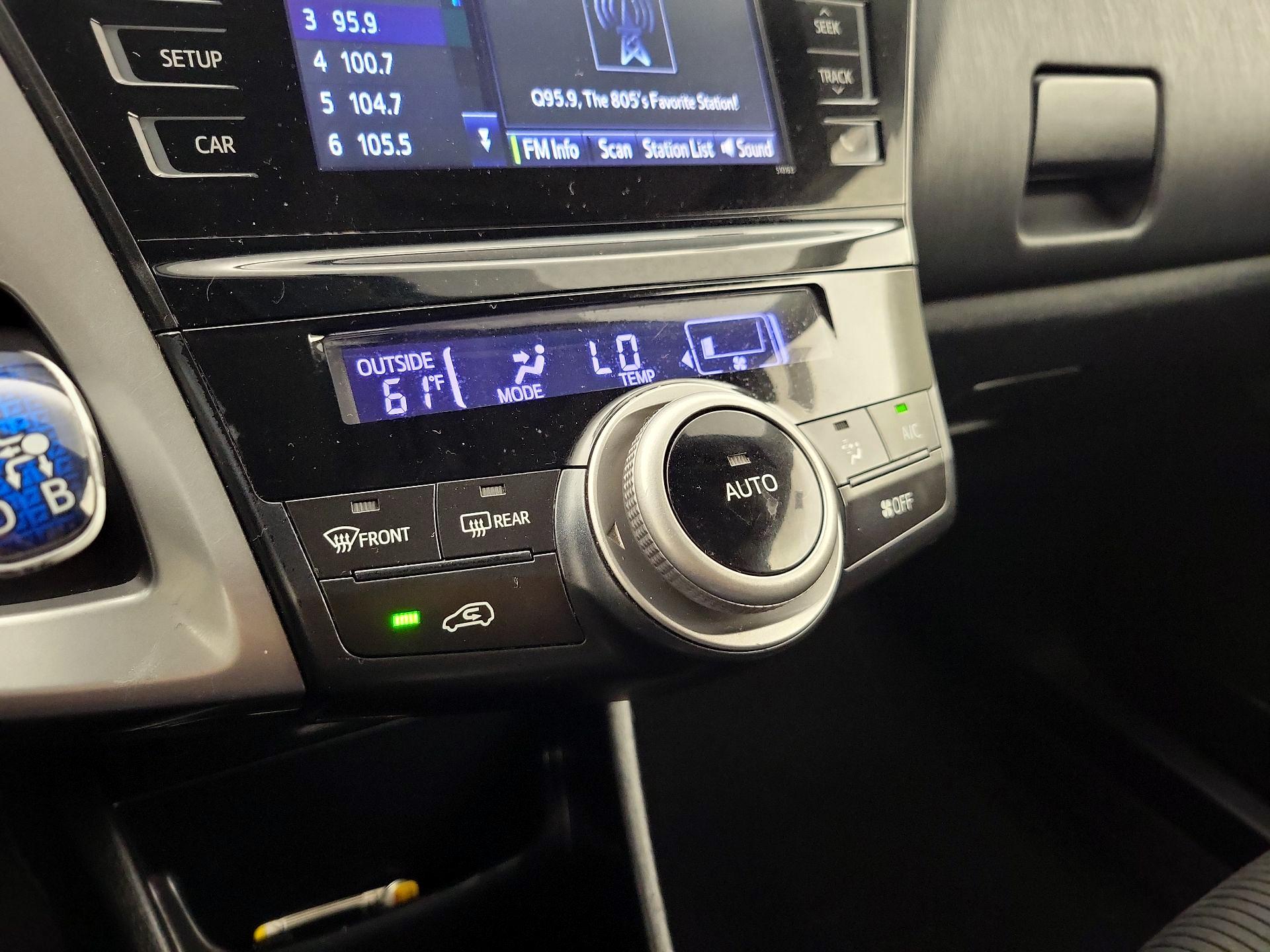 Thumbnail: 2017 Toyota Prius v - 16