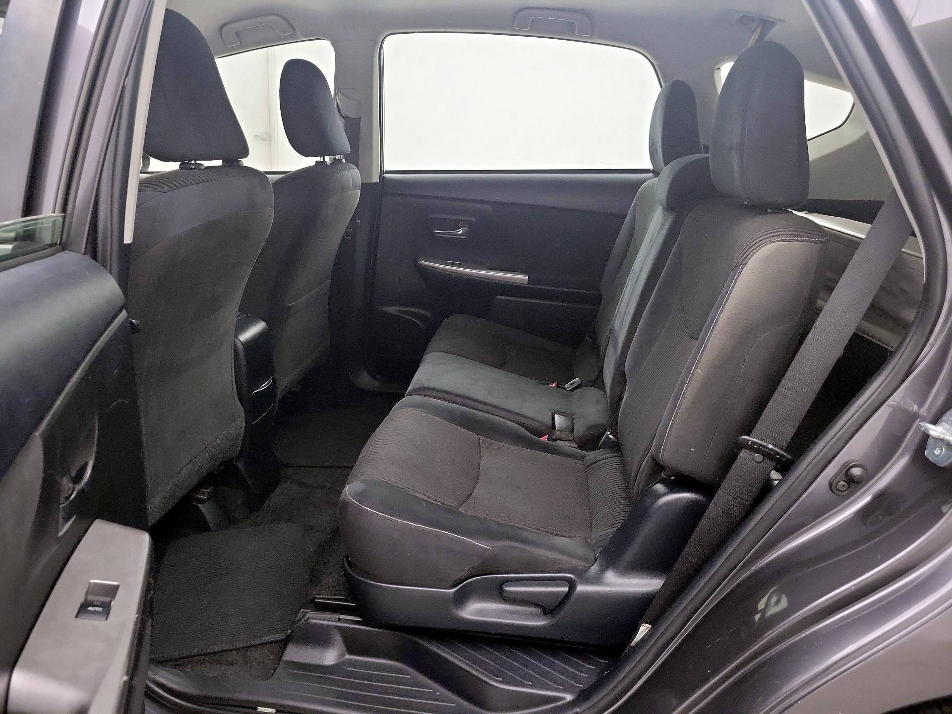 Thumbnail: 2017 Toyota Prius v - 19