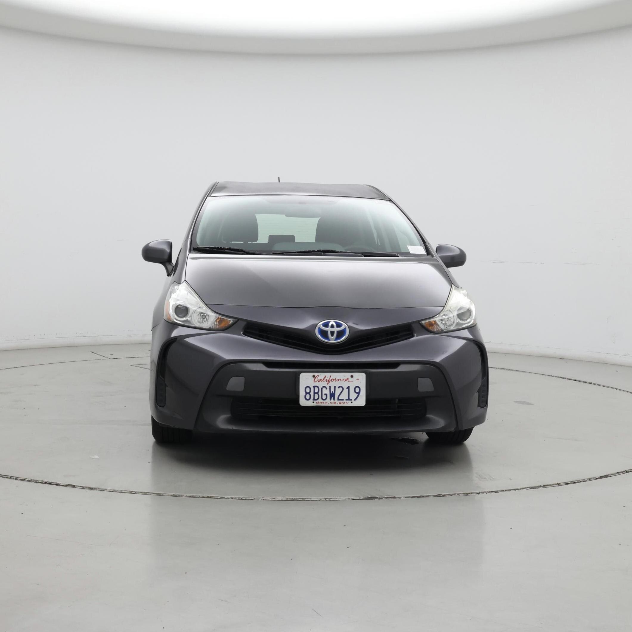 Thumbnail: 2017 Toyota Prius v - 5