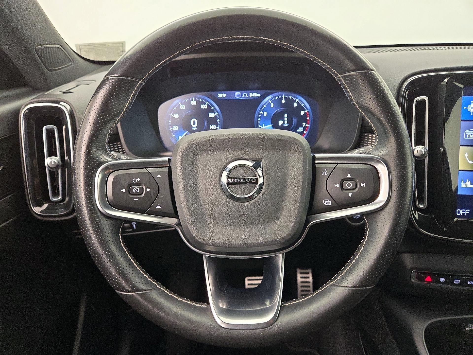 Thumbnail: 2021 Volvo XC40 - 10