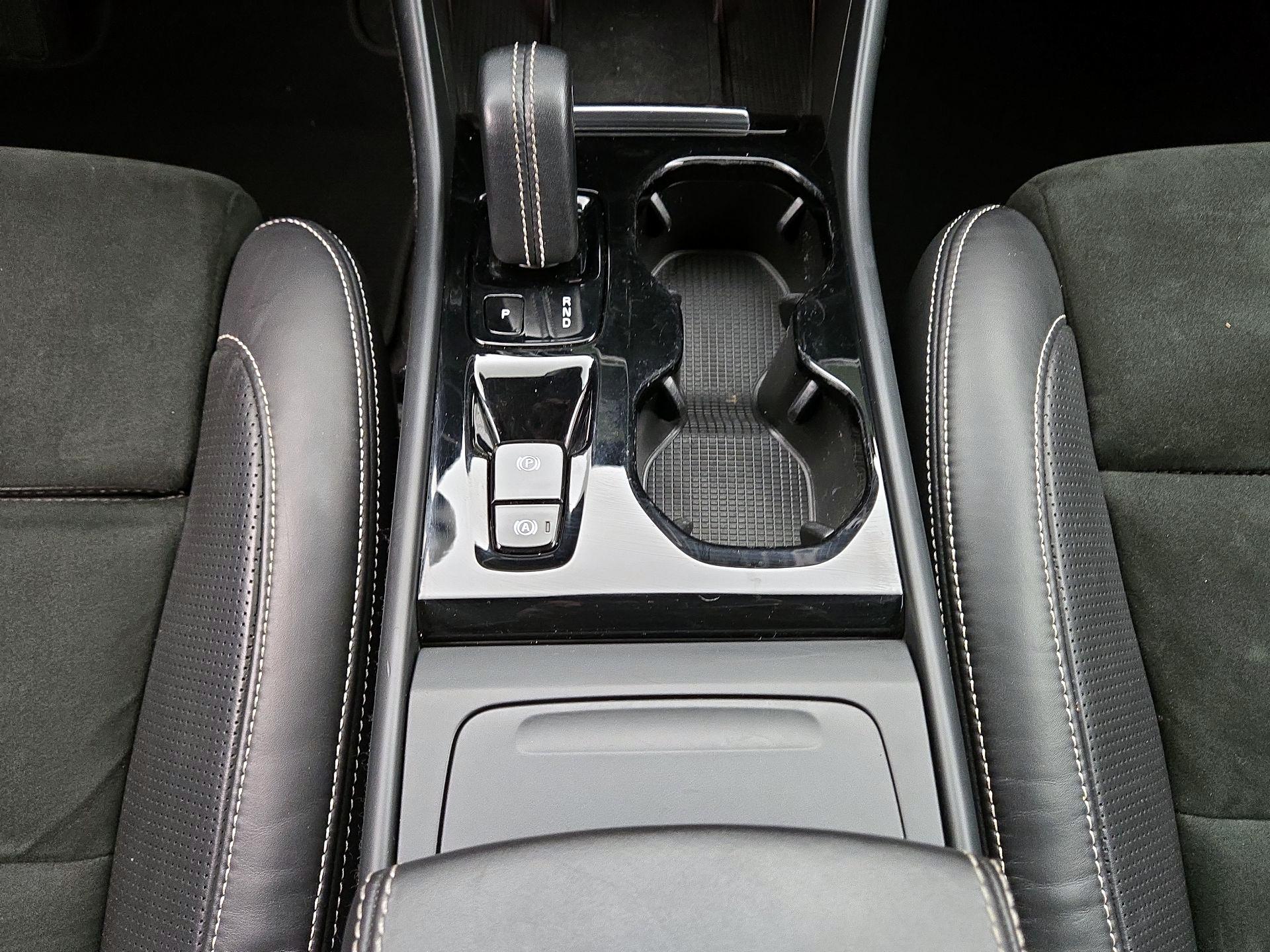 Thumbnail: 2021 Volvo XC40 - 18