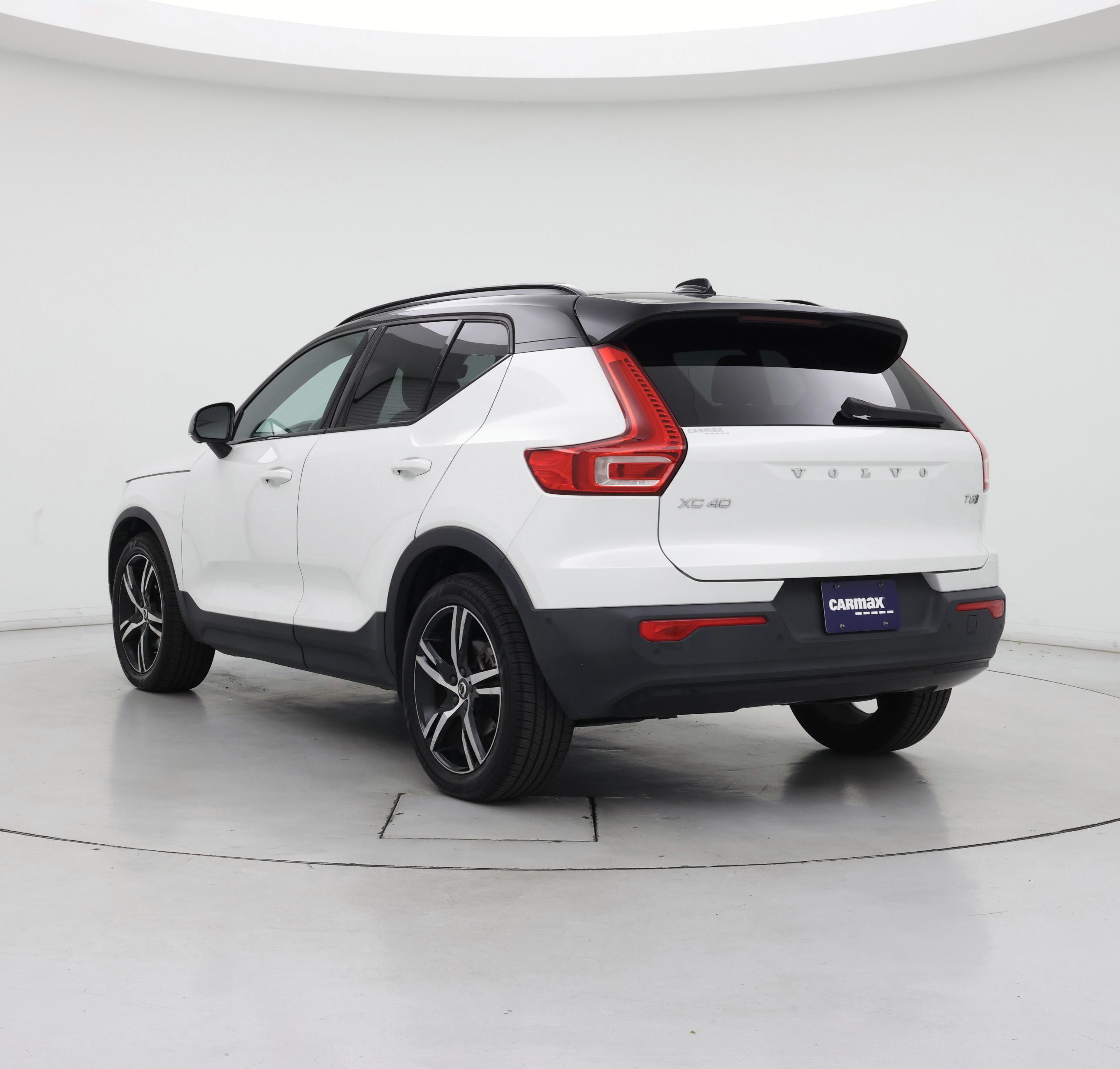 Thumbnail: 2021 Volvo XC40 - 2
