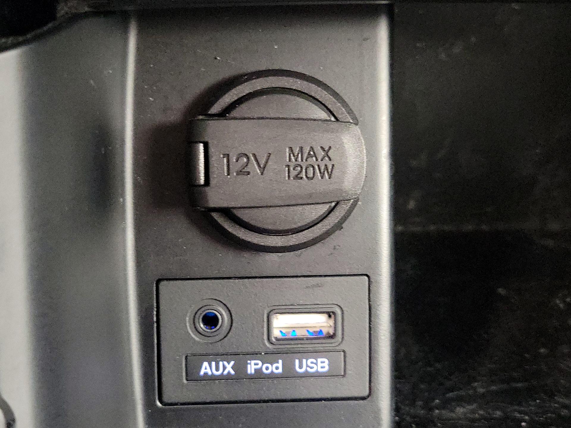 Thumbnail: 2015 Hyundai Elantra - 18