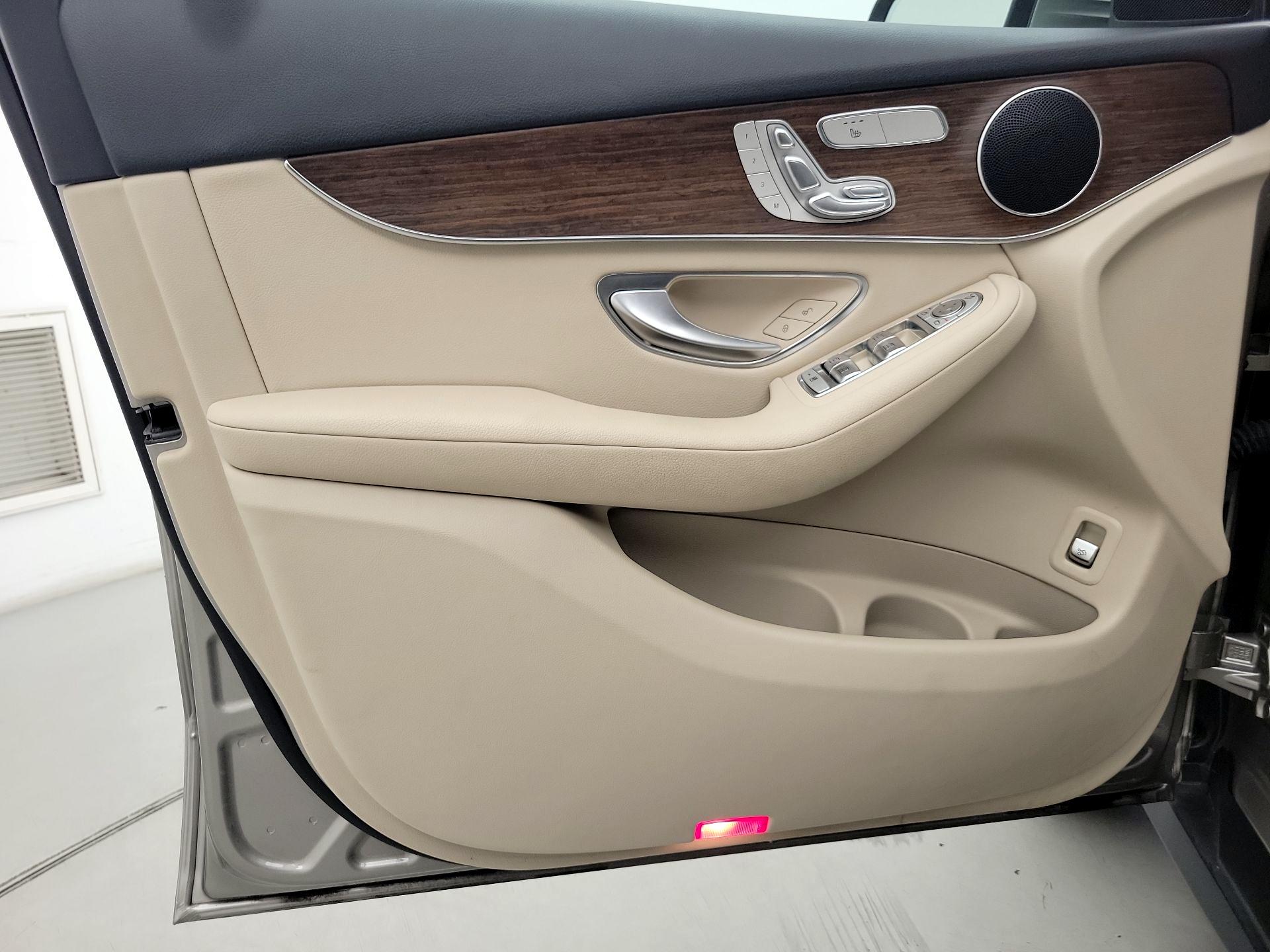 Thumbnail: 2022 Mercedes-Benz GLC - 12
