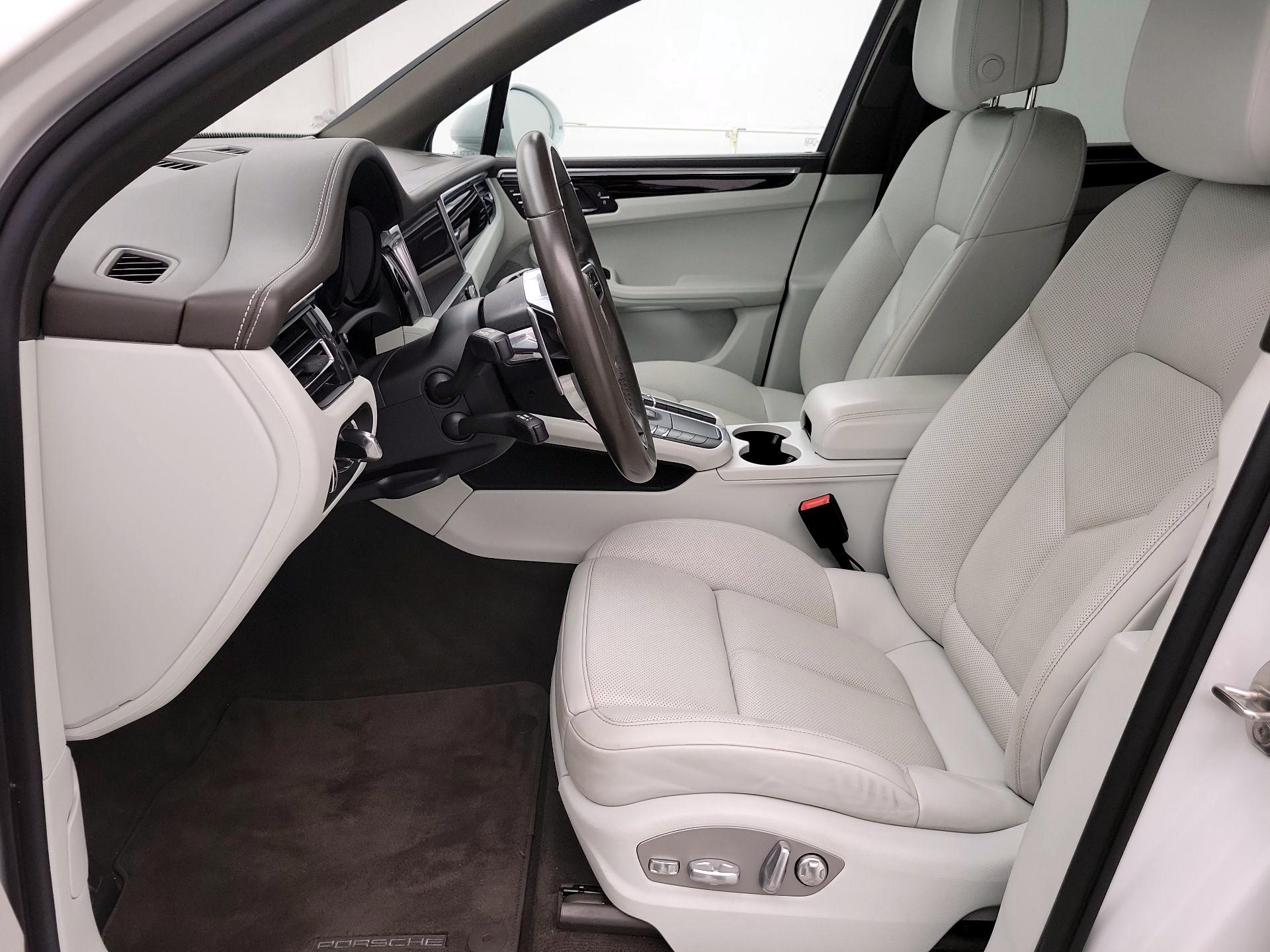 Thumbnail: 2021 Porsche Macan - 11
