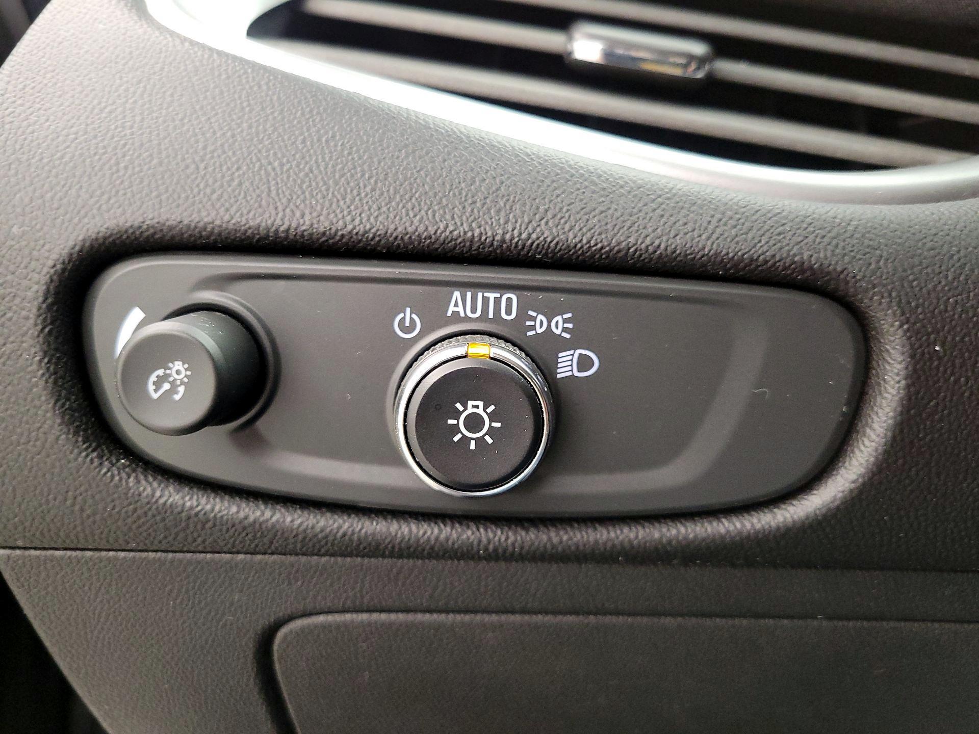 Thumbnail: 2023 Chevrolet Malibu - 13