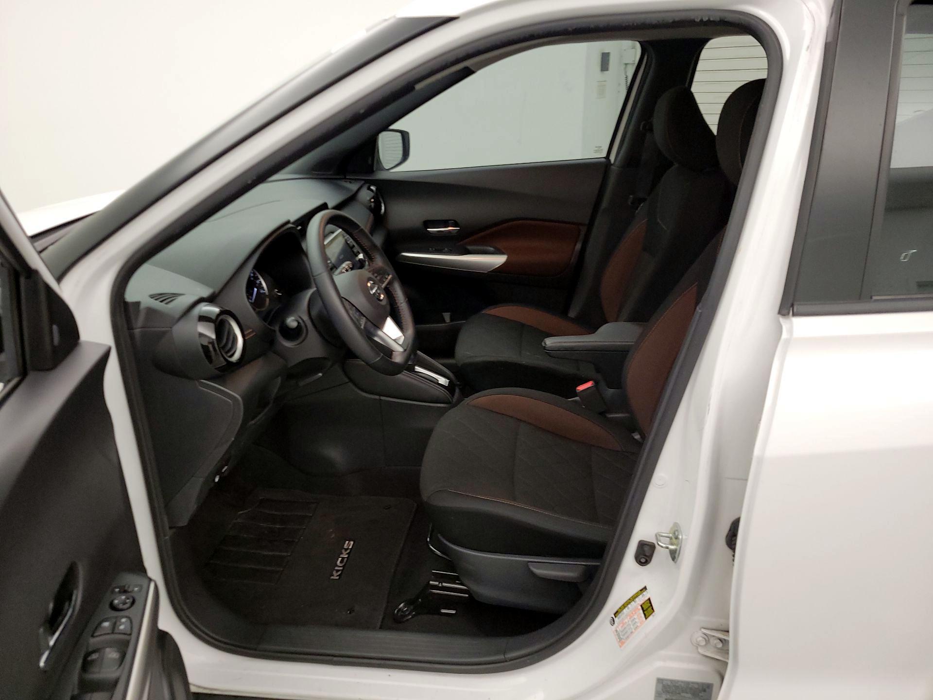 Thumbnail: 2020 Nissan Kicks - 11