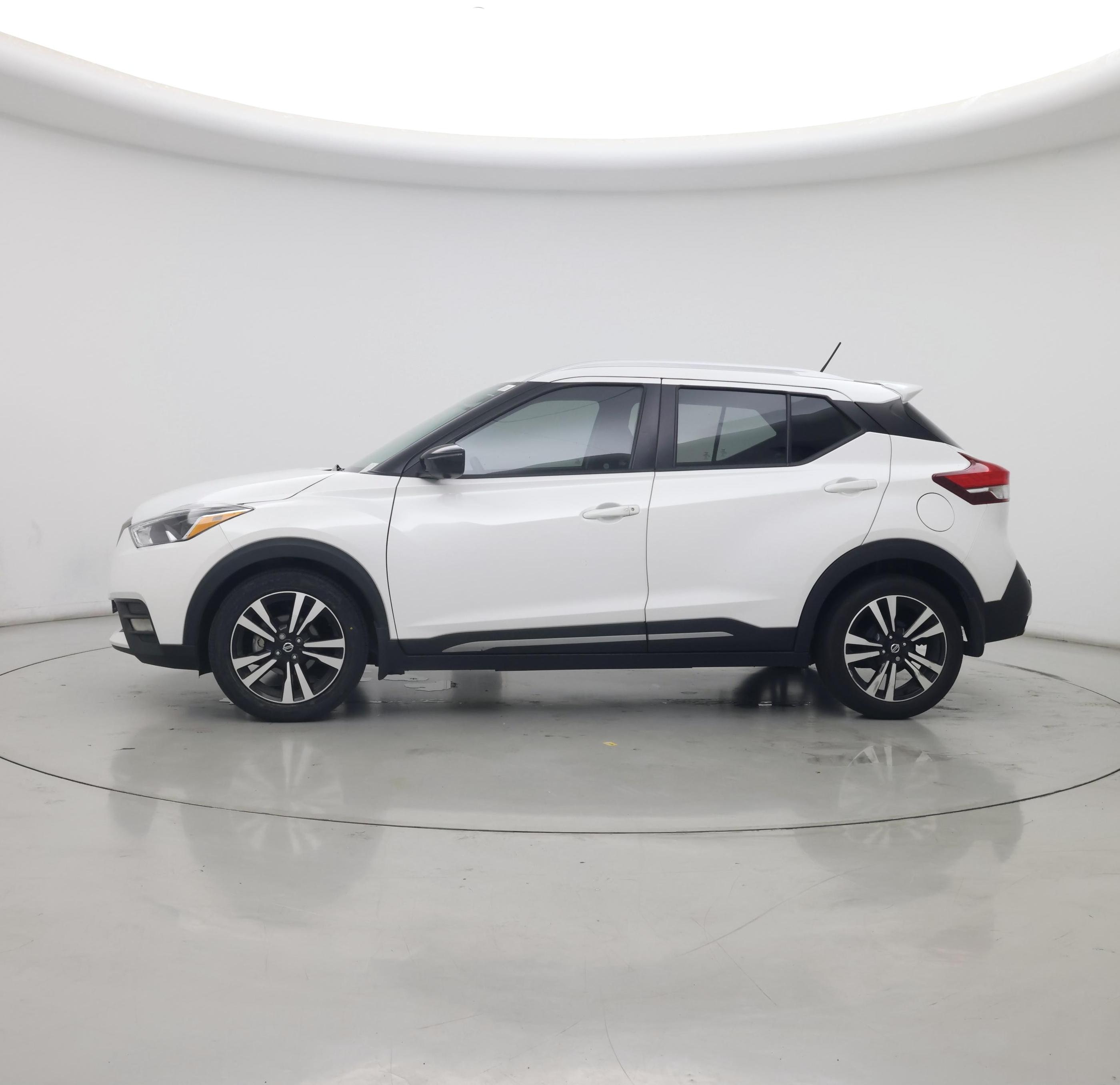 Thumbnail: 2020 Nissan Kicks - 3
